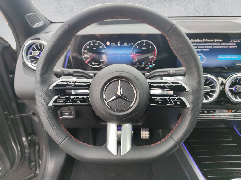 MERCEDES-BENZ GLB 220 d AMG Line 4Matic-image-12
