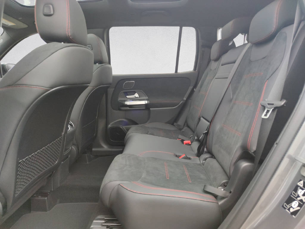 MERCEDES-BENZ GLB 220 d AMG Line 4Matic-image-13