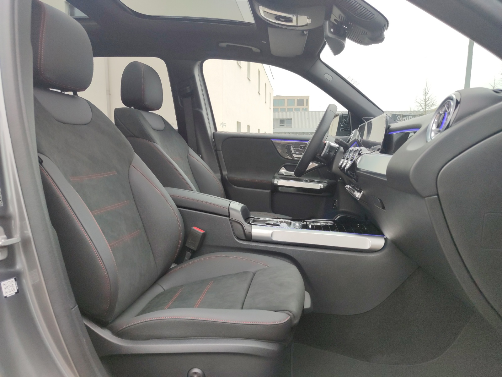 MERCEDES-BENZ GLB 220 d AMG Line 4Matic-image-10