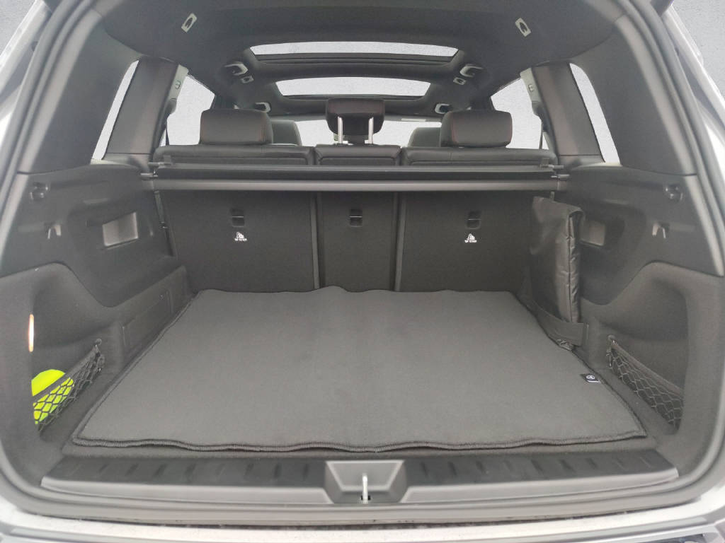 MERCEDES-BENZ GLB 220 d AMG Line 4Matic-image-8