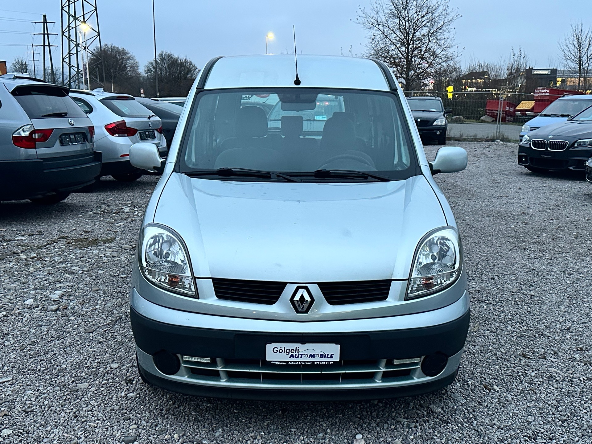 RENAULT Kangoo 1.6 16V Alizé Automatic-image-2