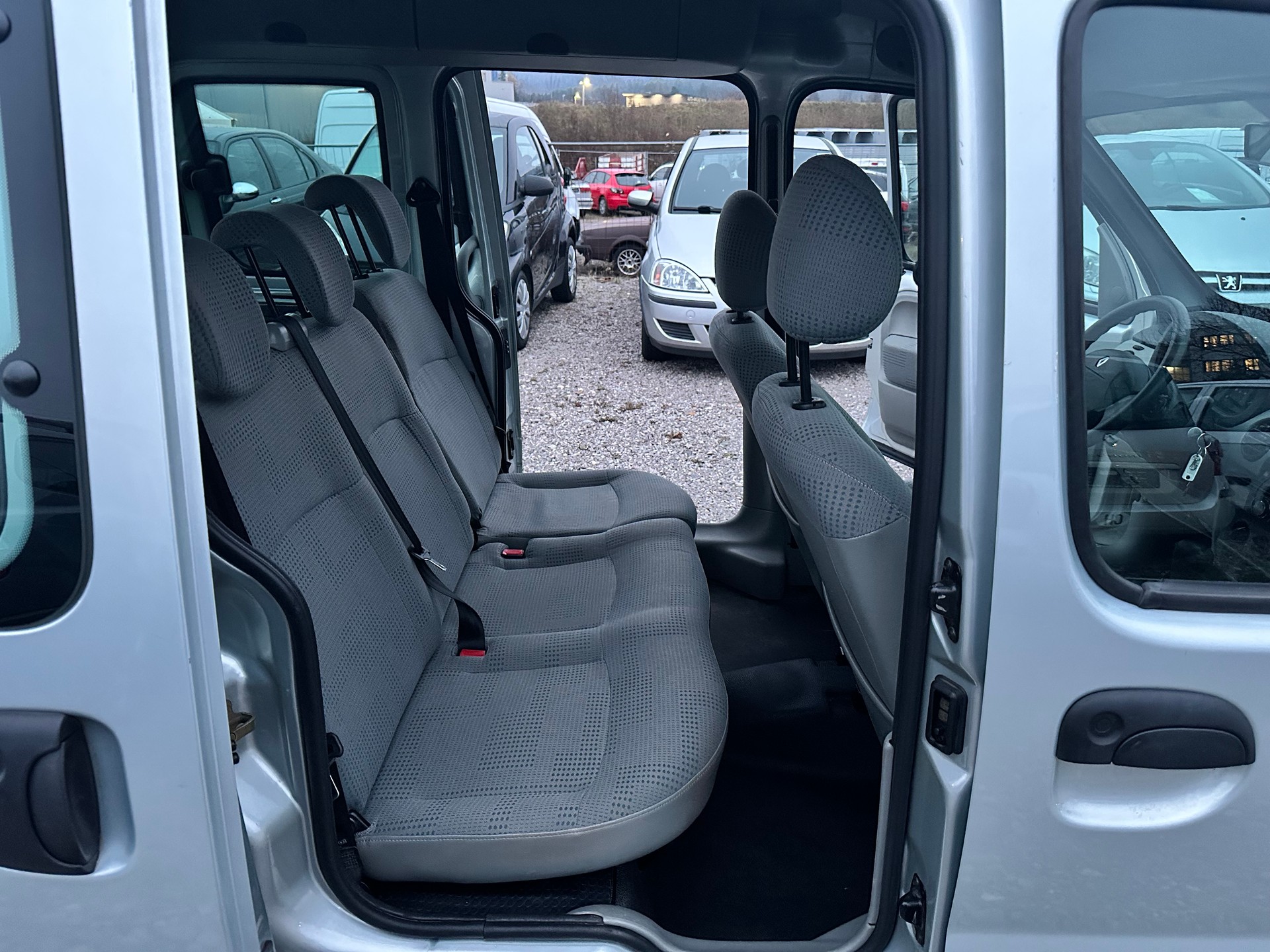 RENAULT Kangoo 1.6 16V Alizé Automatic-image-7