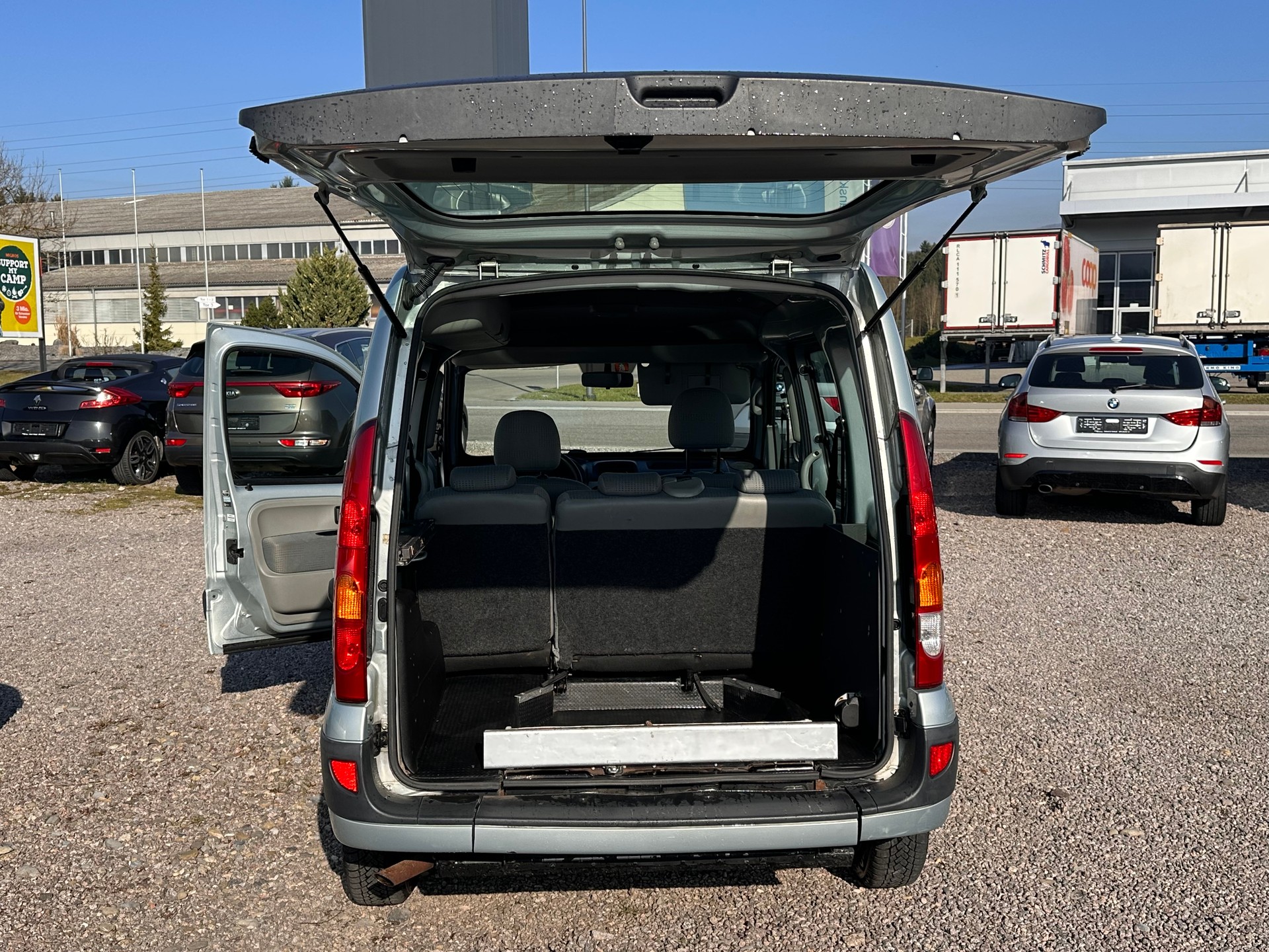 RENAULT Kangoo 1.6 16V Alizé Automatic-image-10
