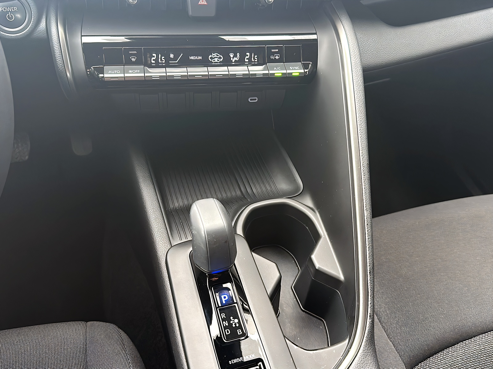 TOYOTA C-HR 1.8 HSD CVT Comfort-image-8
