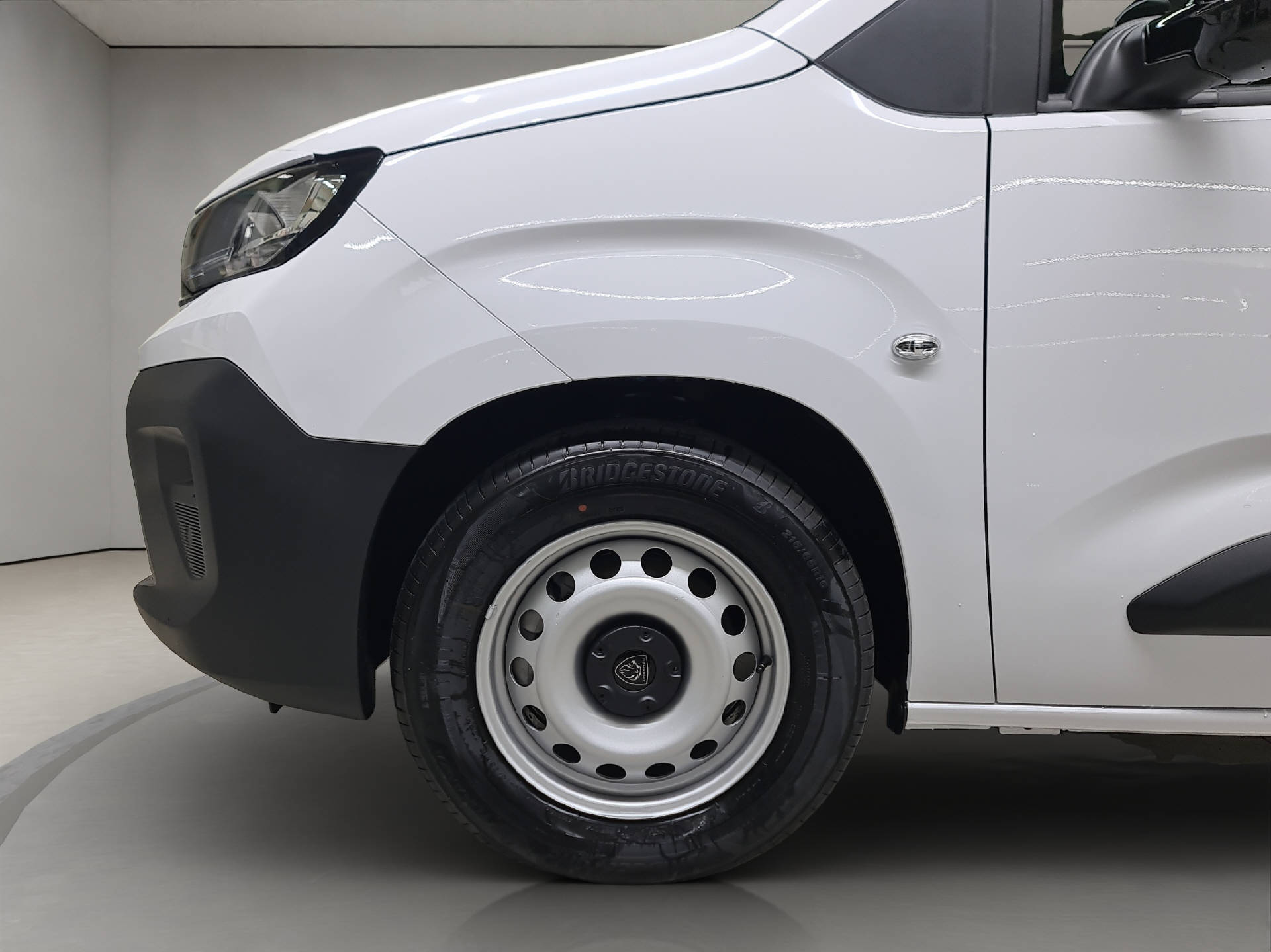 PEUGEOT E-Partner Kaw. 800 Long 50 kWh-image-11
