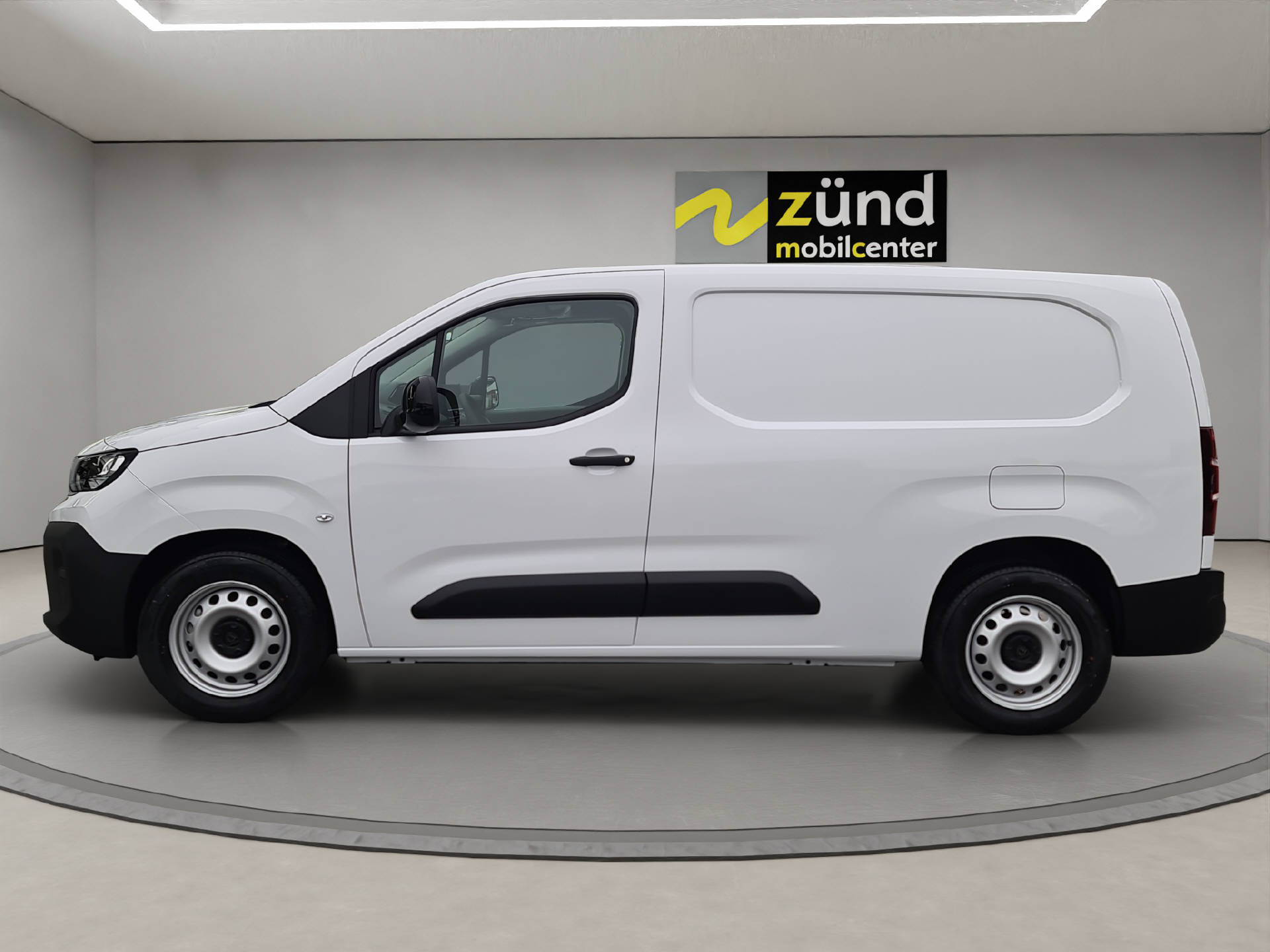 PEUGEOT E-Partner Kaw. 800 Long 50 kWh-image-1