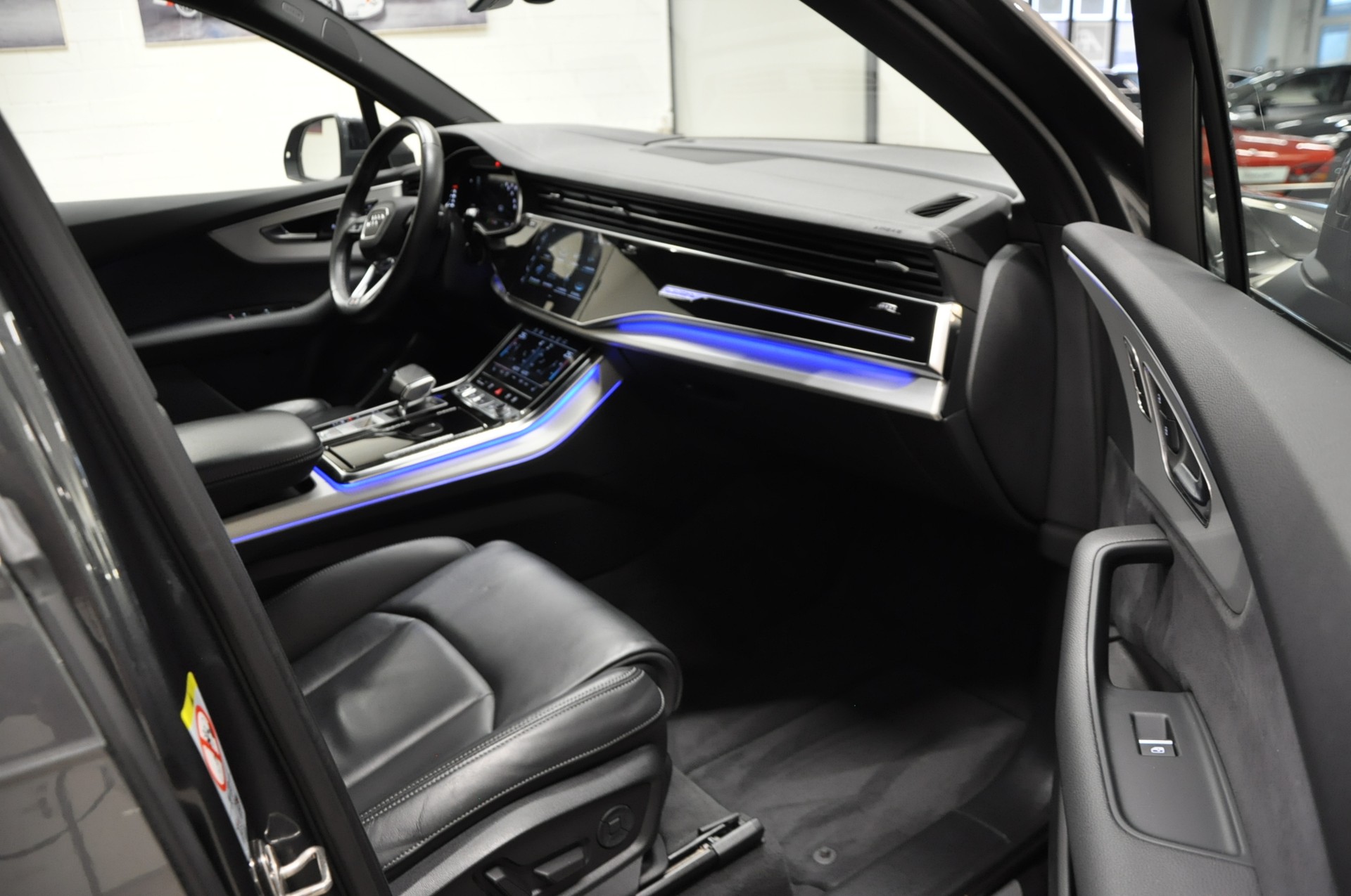 AUDI Q7 50 TDI quattro S Line tiptronic-image-13