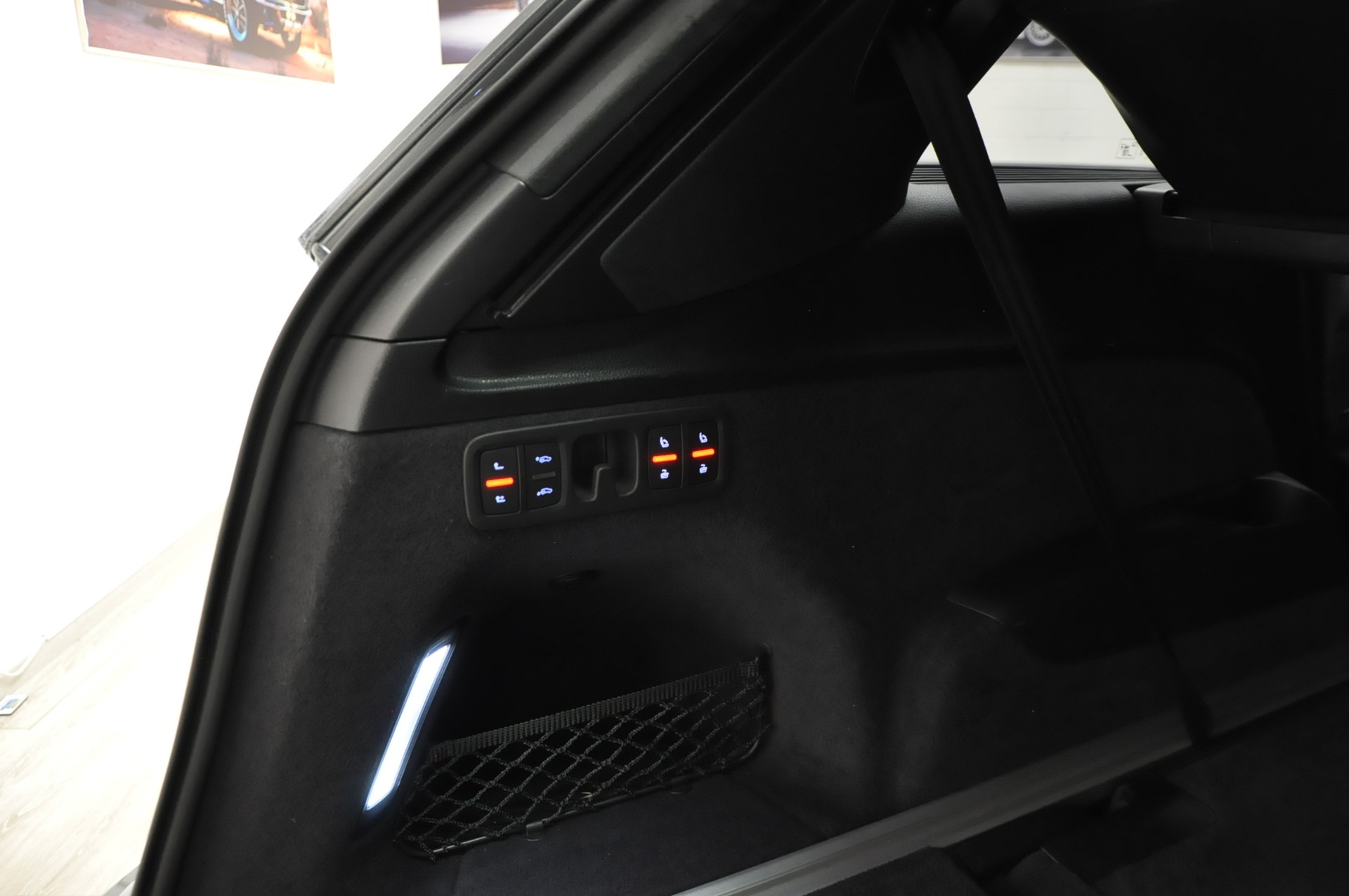 AUDI Q7 50 TDI quattro S Line tiptronic-image-26