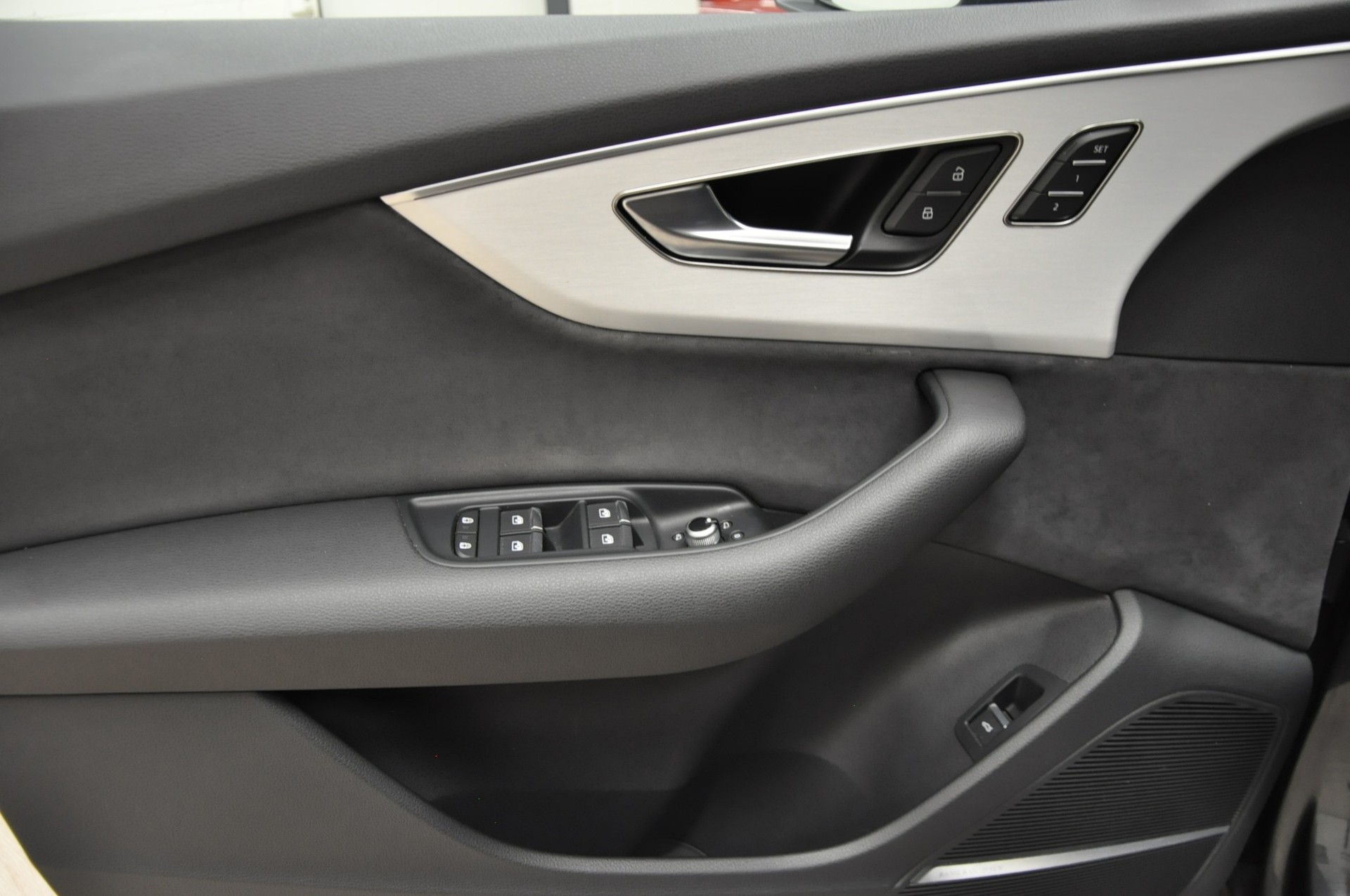 AUDI Q7 50 TDI quattro S Line tiptronic-image-25