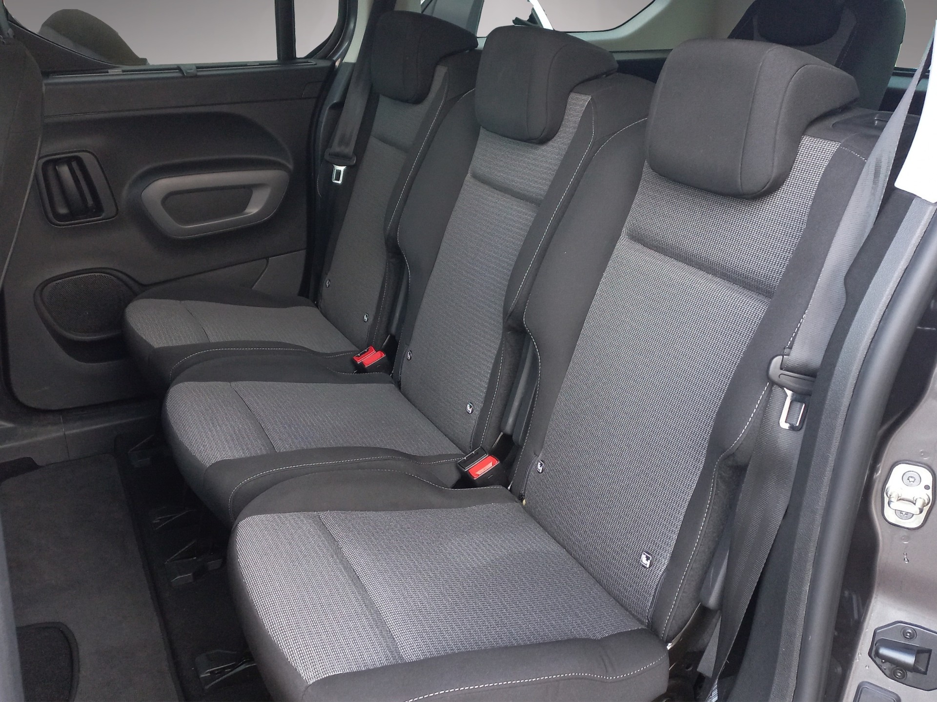 TOYOTA Proace City Verso 1.5 Trend Long-image-11