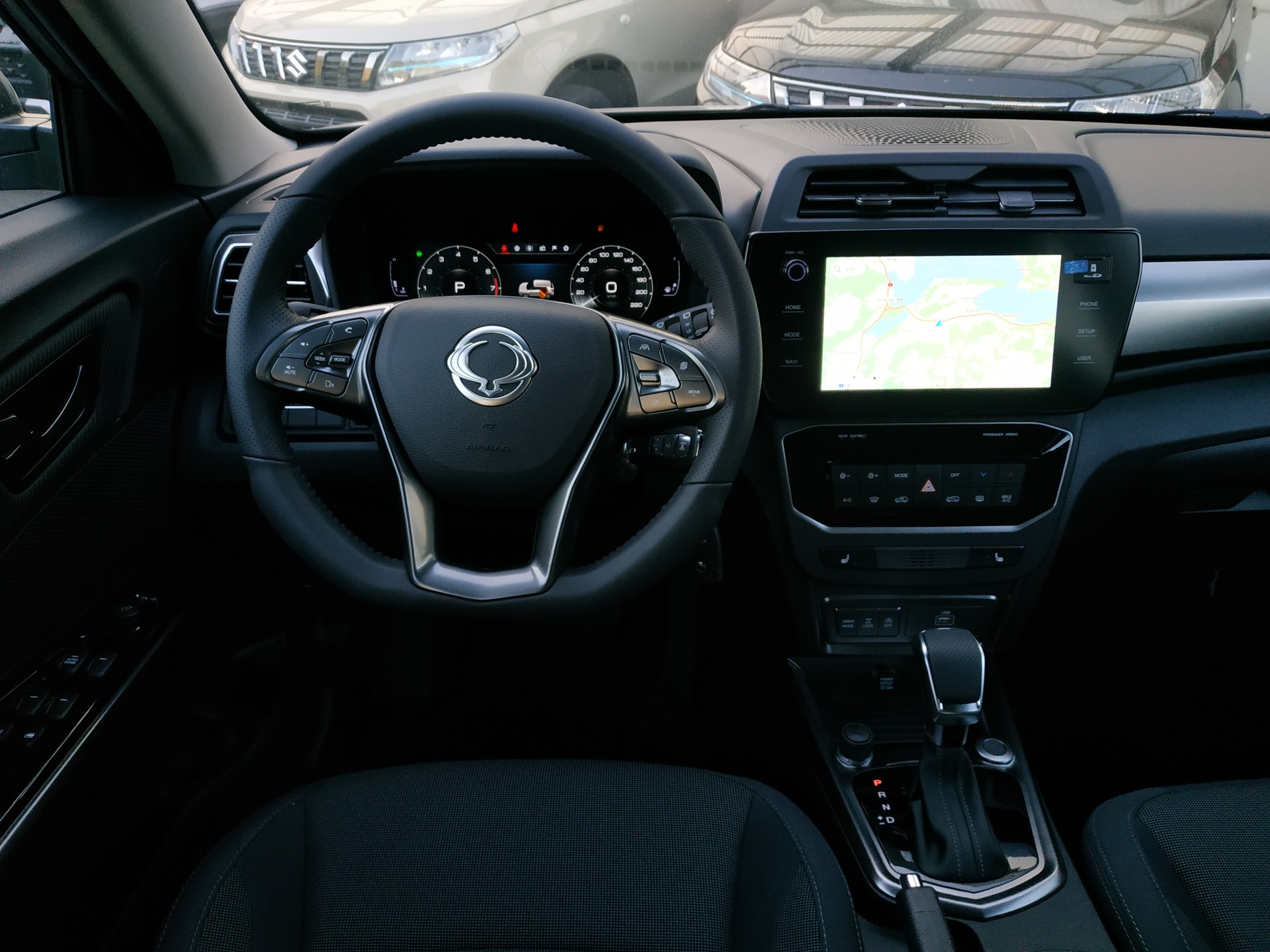 KGM-SsangYong Tivoli 1.5 T GDI Steel 4WD Automat-image-9
