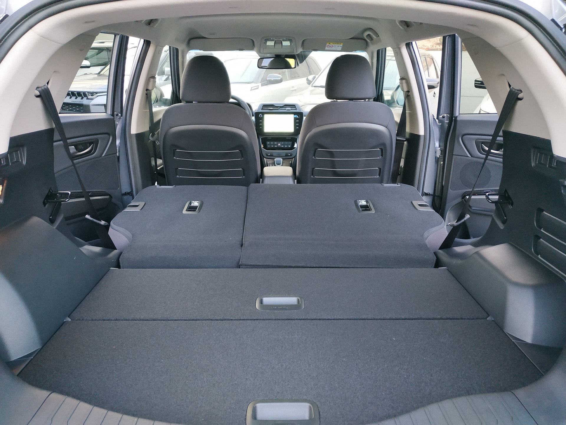 KGM-SsangYong Tivoli 1.5 T GDI Steel 4WD Automat-image-19