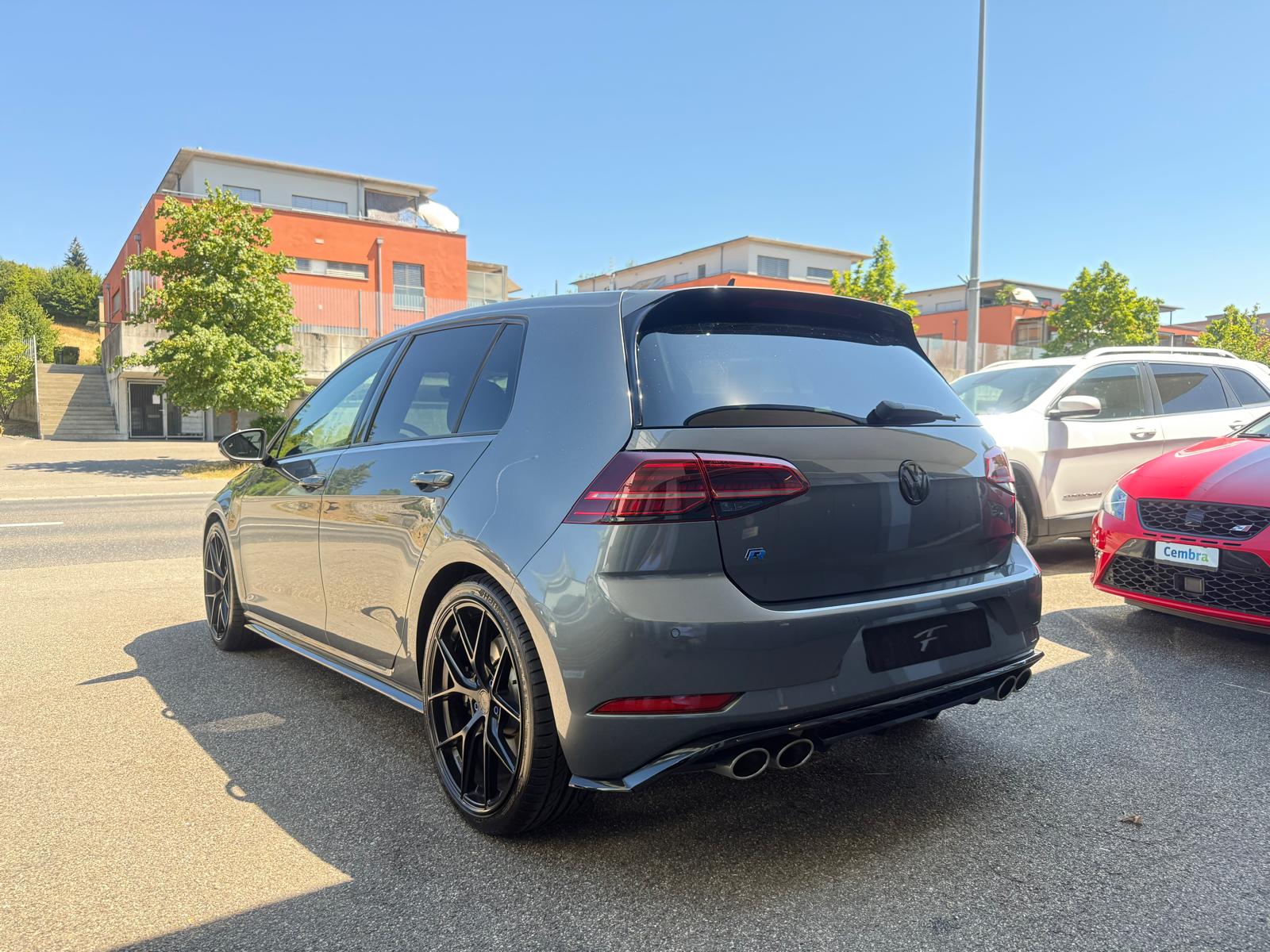 VW Golf 2.0 TSI R 4Motion DSG-image-2