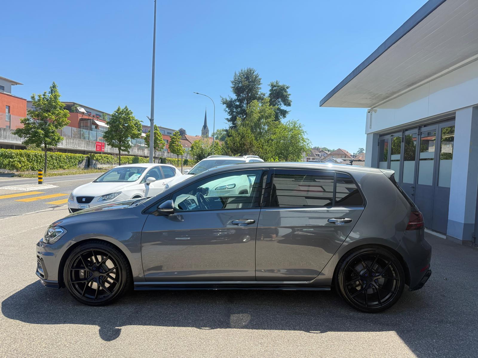 VW Golf 2.0 TSI R 4Motion DSG-image-1