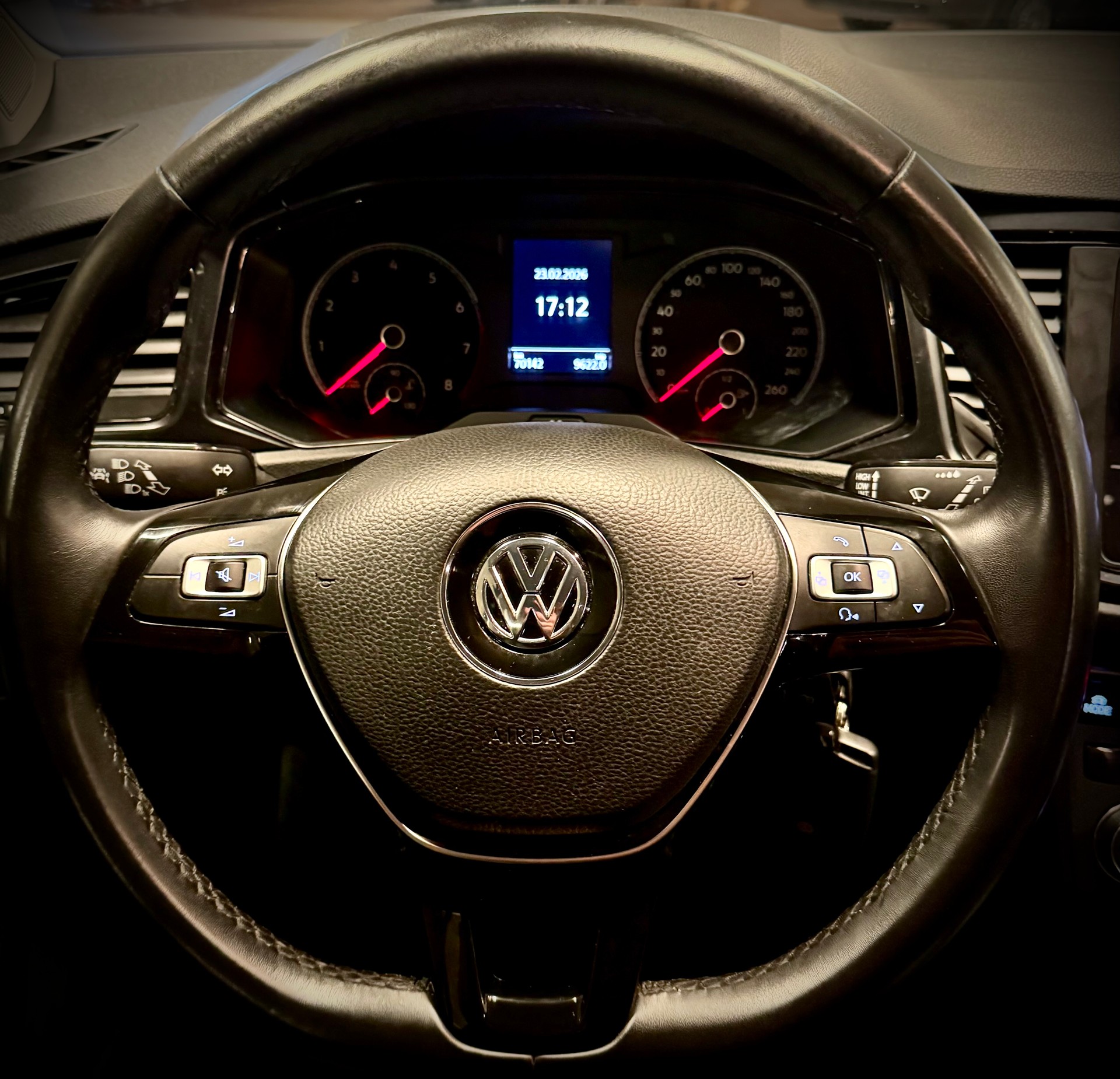 VW T-Roc 1.0 TSI Advance-image-22