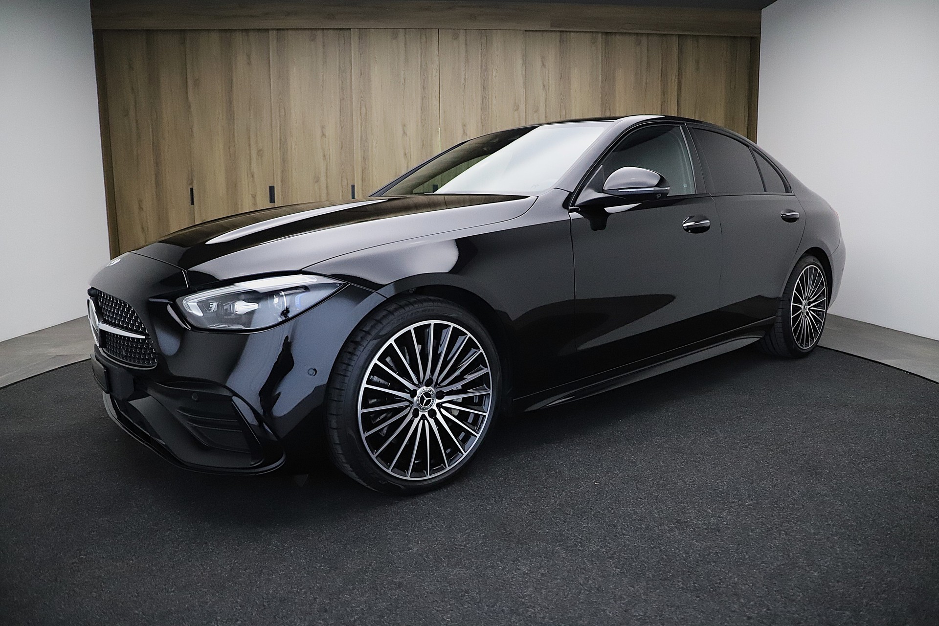MERCEDES-BENZ C 300 AMG Line Premium Plus und Night Paket