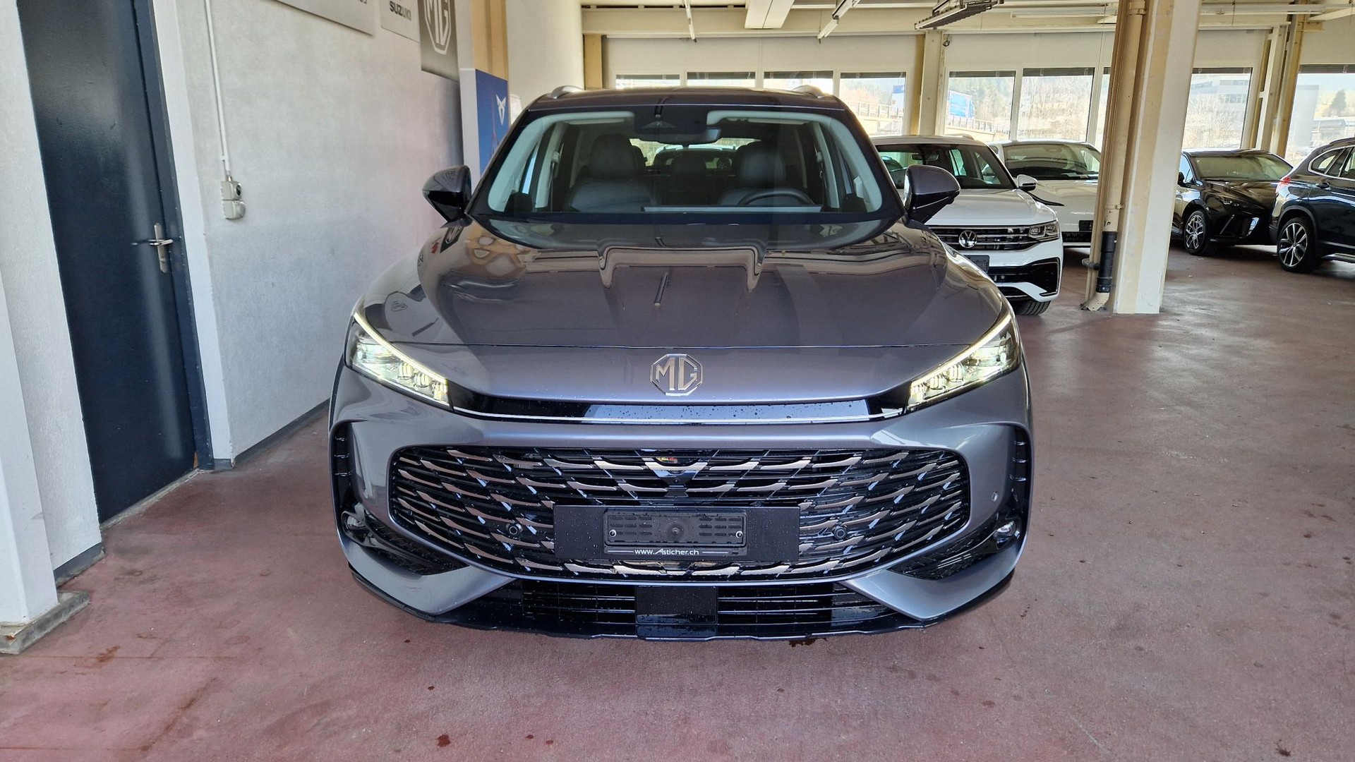 MG HS 1.5 T HEV Luxury-image-1