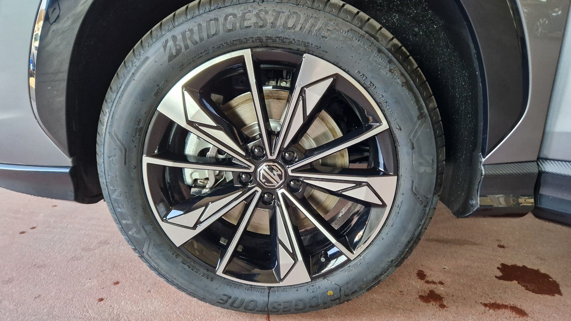 MG HS 1.5 T HEV Luxury-image-3