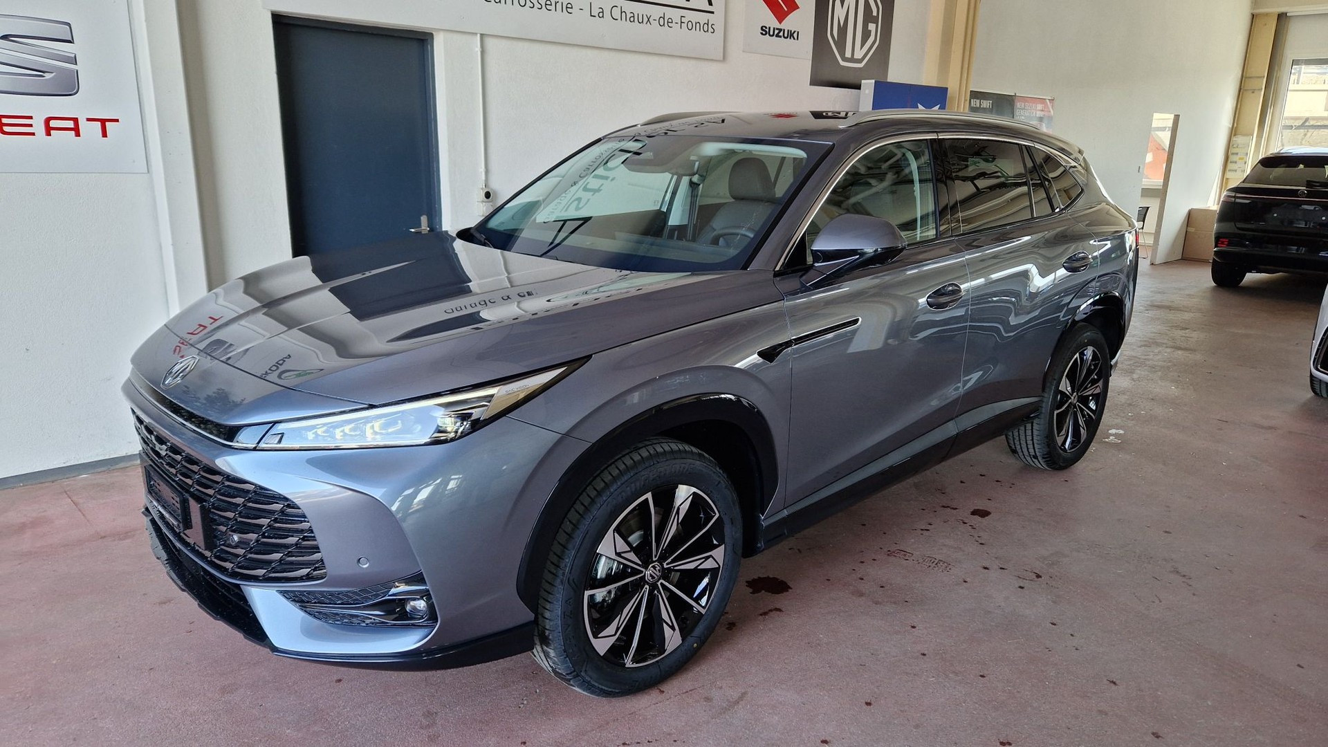 MG HS 1.5 T HEV Luxury-image-0