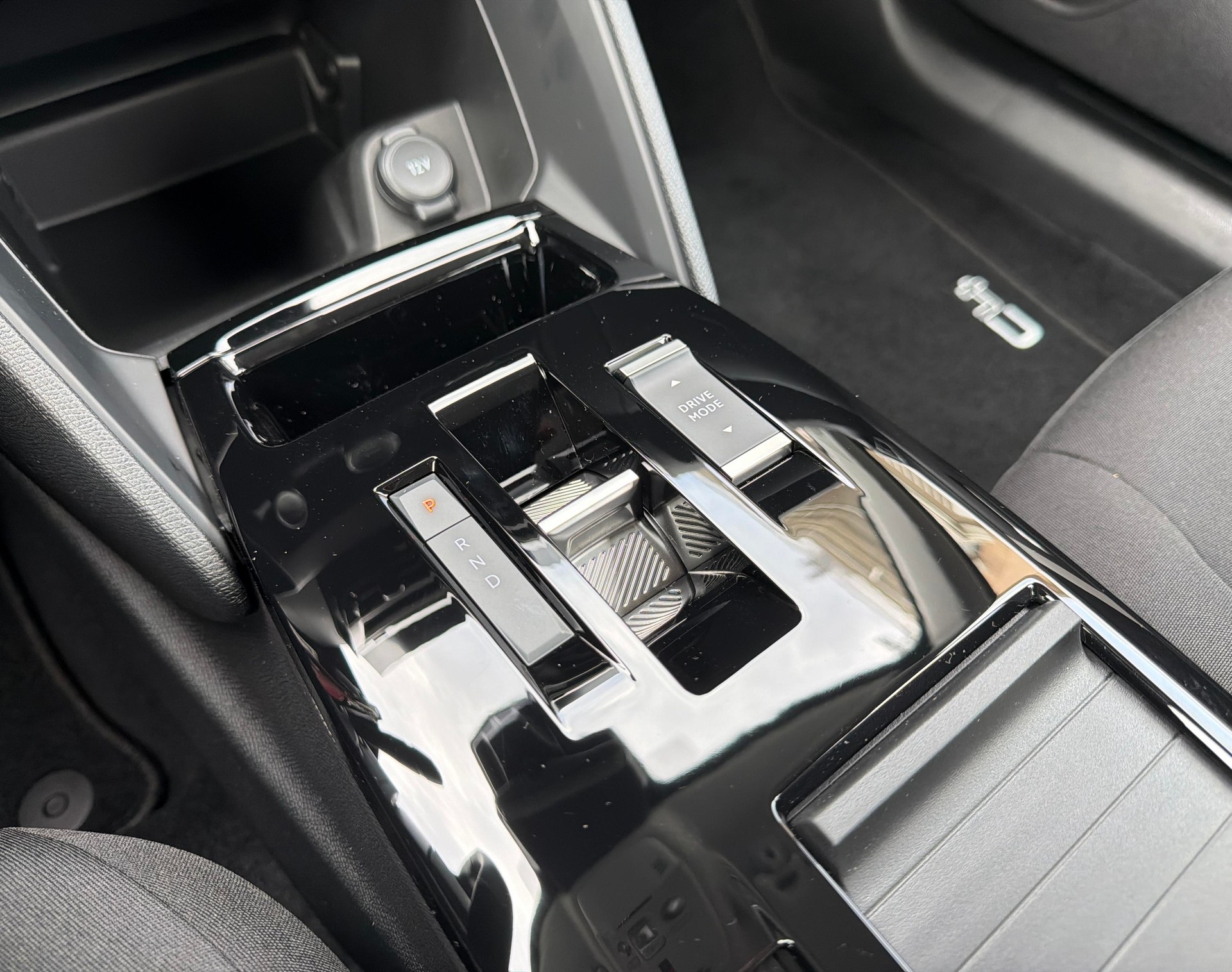 CITROEN C4 1.2 Hybrid You-image-14