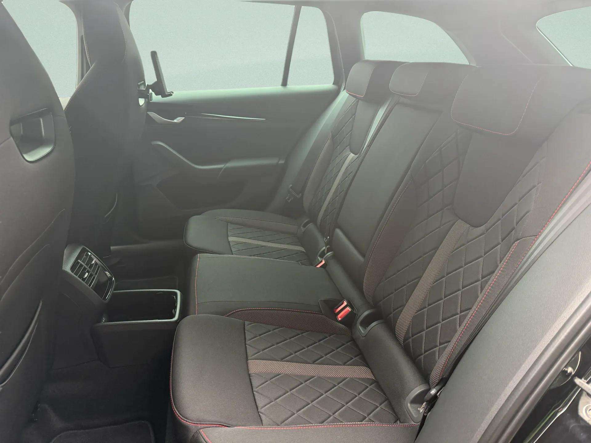 SKODA Octavia Combi 2.0 TSI DSG RS-image-16