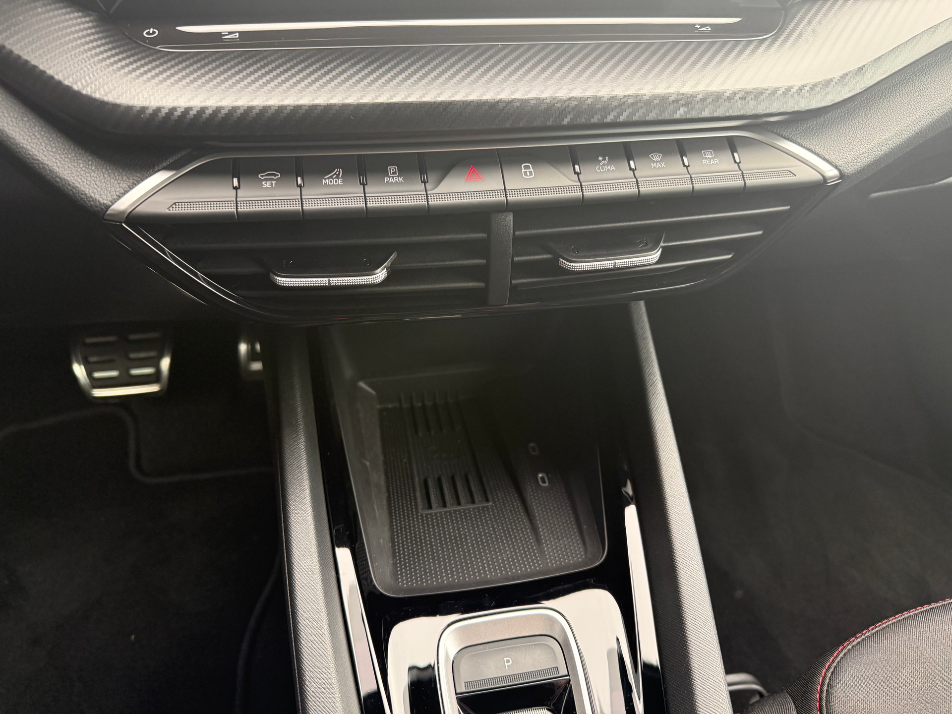 SKODA Octavia Combi 2.0 TSI DSG RS-image-13