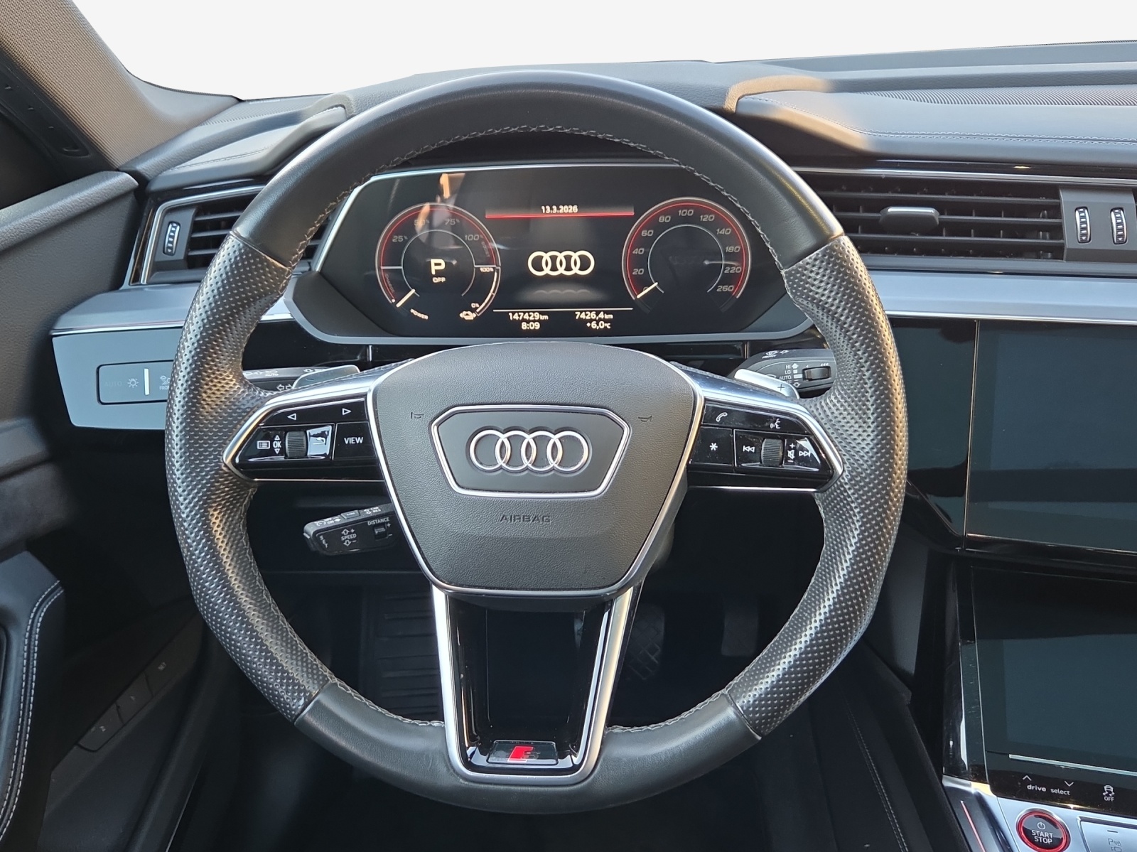 AUDI e-tron S Sportback quattro-image-10
