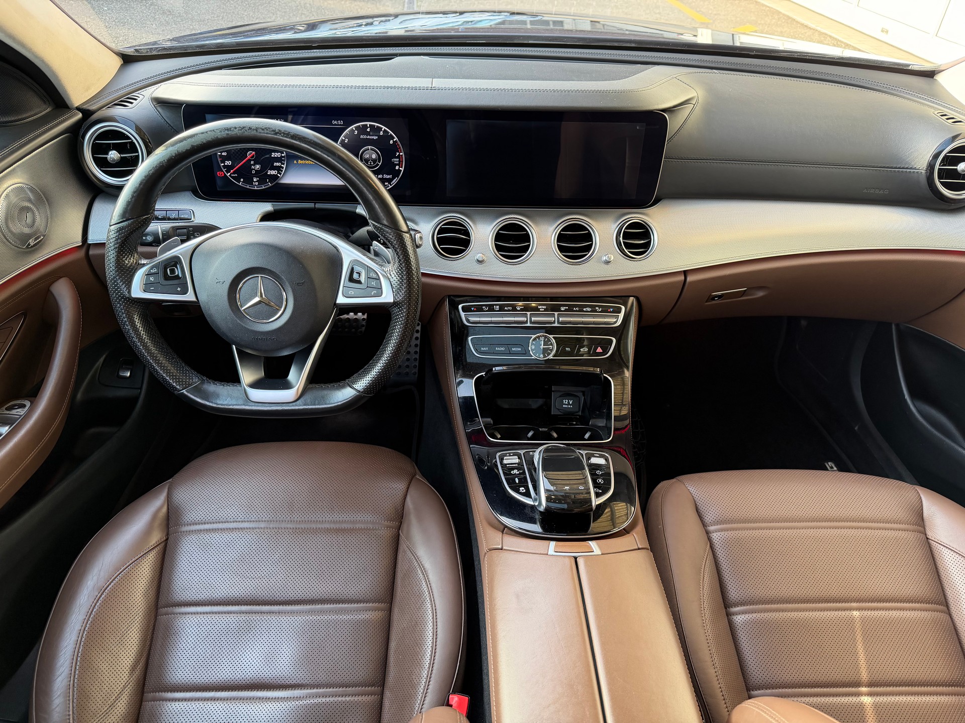 MERCEDES-BENZ E 43 AMG 4 Matic 9G-Tronic-image-8
