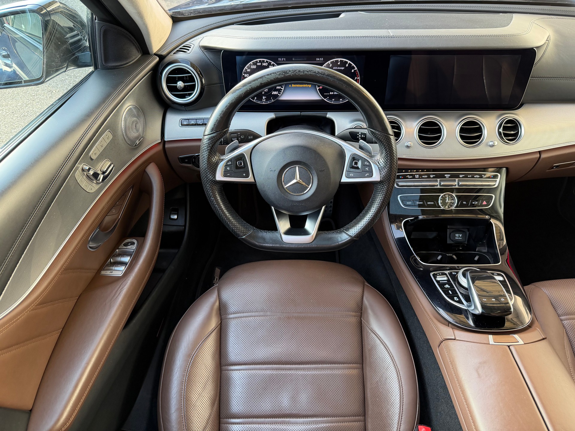 MERCEDES-BENZ E 43 AMG 4 Matic 9G-Tronic-image-9