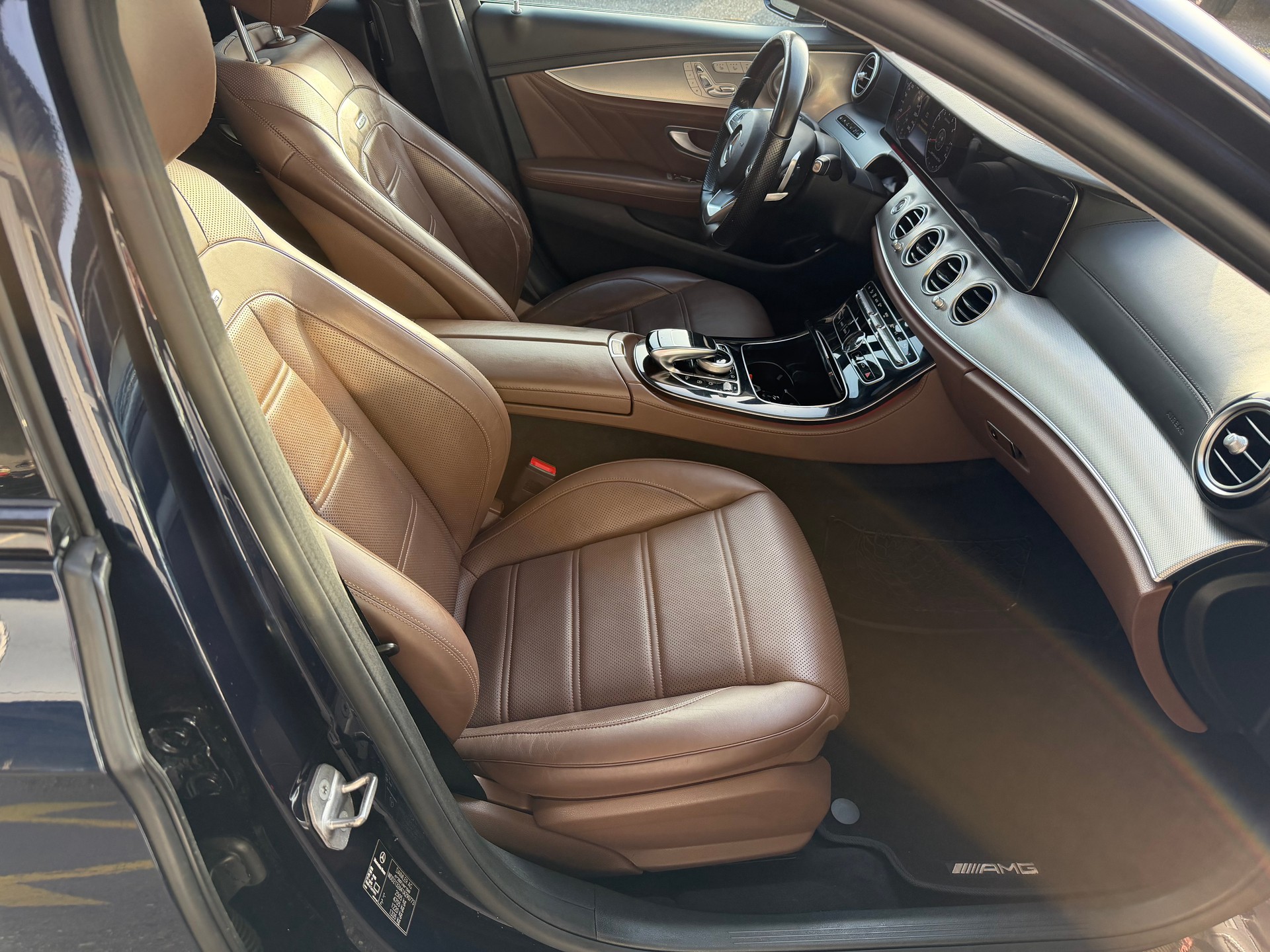 MERCEDES-BENZ E 43 AMG 4 Matic 9G-Tronic-image-10