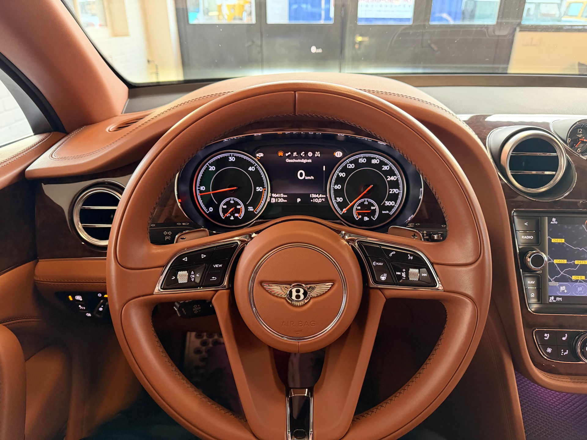 BENTLEY Bentayga 435 PS V8 Diesel 4X4 * GREEN / GRÜN *-image-19