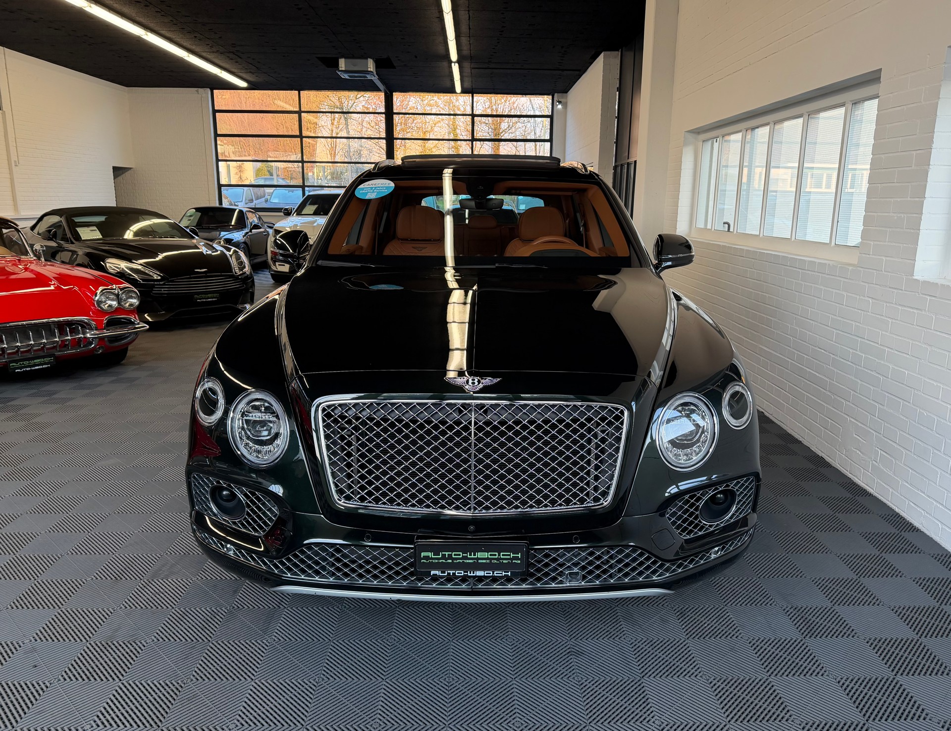BENTLEY Bentayga 435 PS V8 Diesel 4X4 * GREEN / GRÜN *-image-6