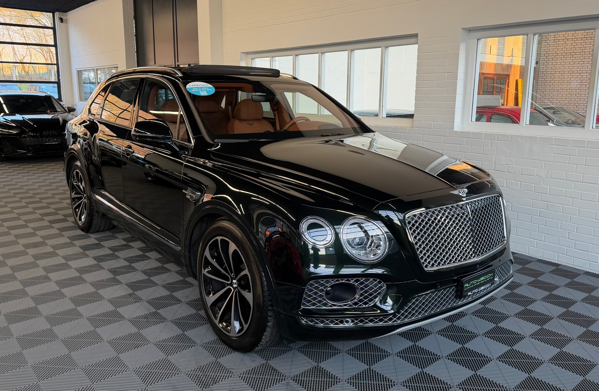 BENTLEY Bentayga 435 PS V8 Diesel 4X4 * GREEN / GRÜN *