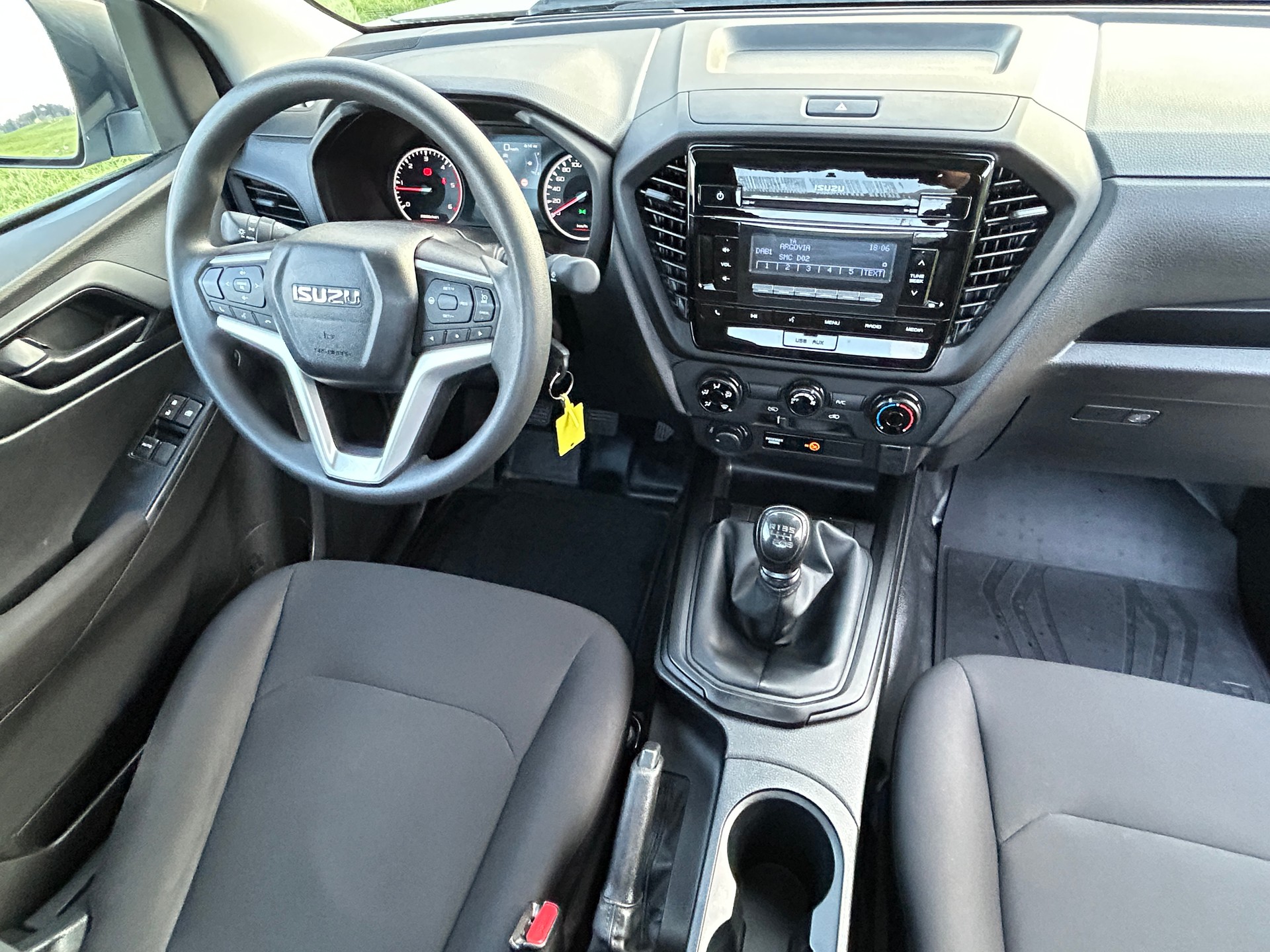 ISUZU D-MAX 1.9 SingleCab N60B 4x4-image-13