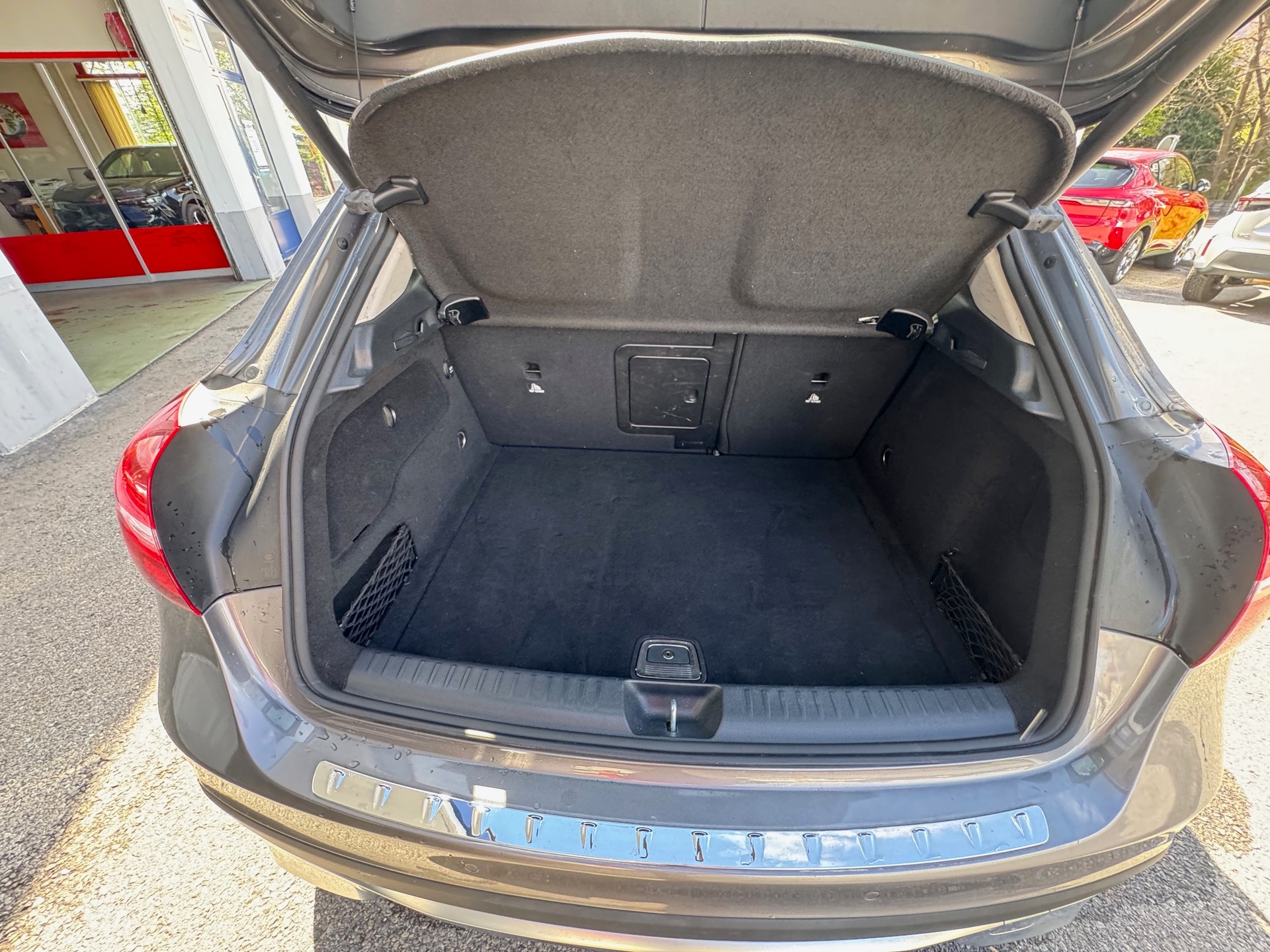 MERCEDES-BENZ GLA 220 d Style 4Matic 7G-DCT-image-11