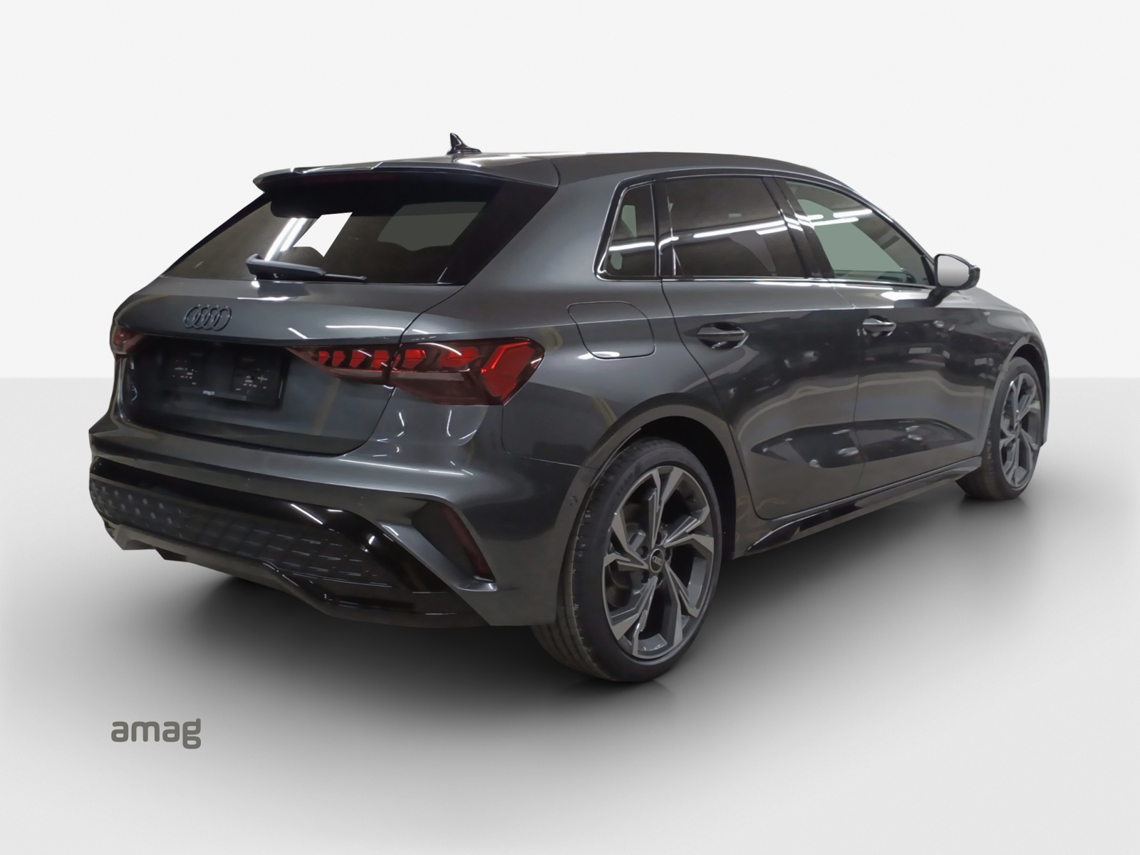 AUDI A3 Sportback TFSI 110 kW S line Attraction S tronic-image-4
