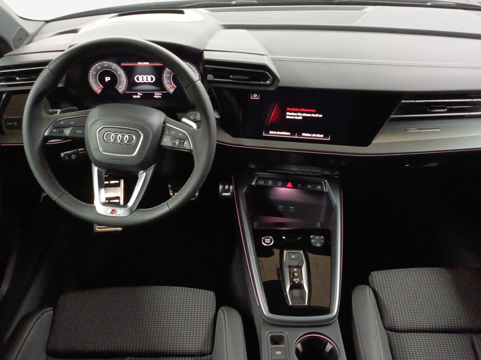 AUDI A3 Sportback TFSI 110 kW S line Attraction S tronic-image-8