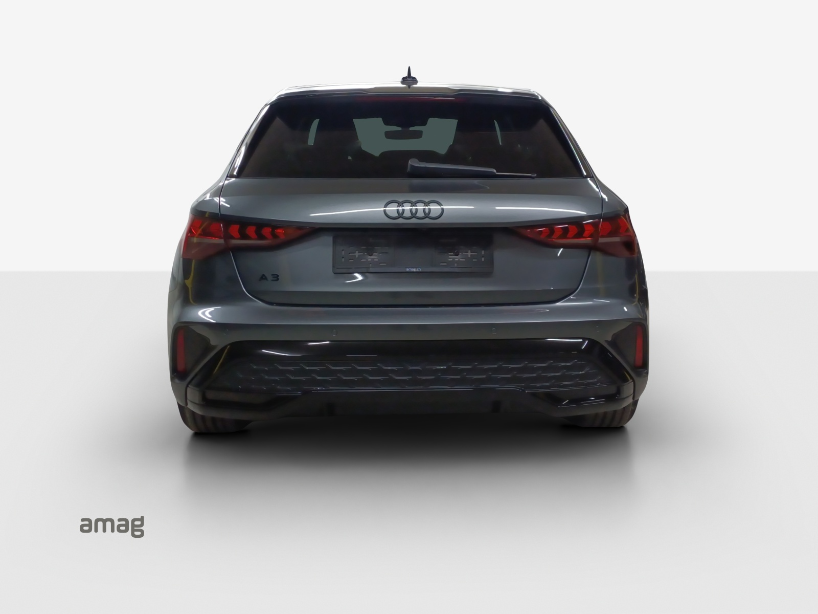 AUDI A3 Sportback TFSI 110 kW S line Attraction S tronic-image-3