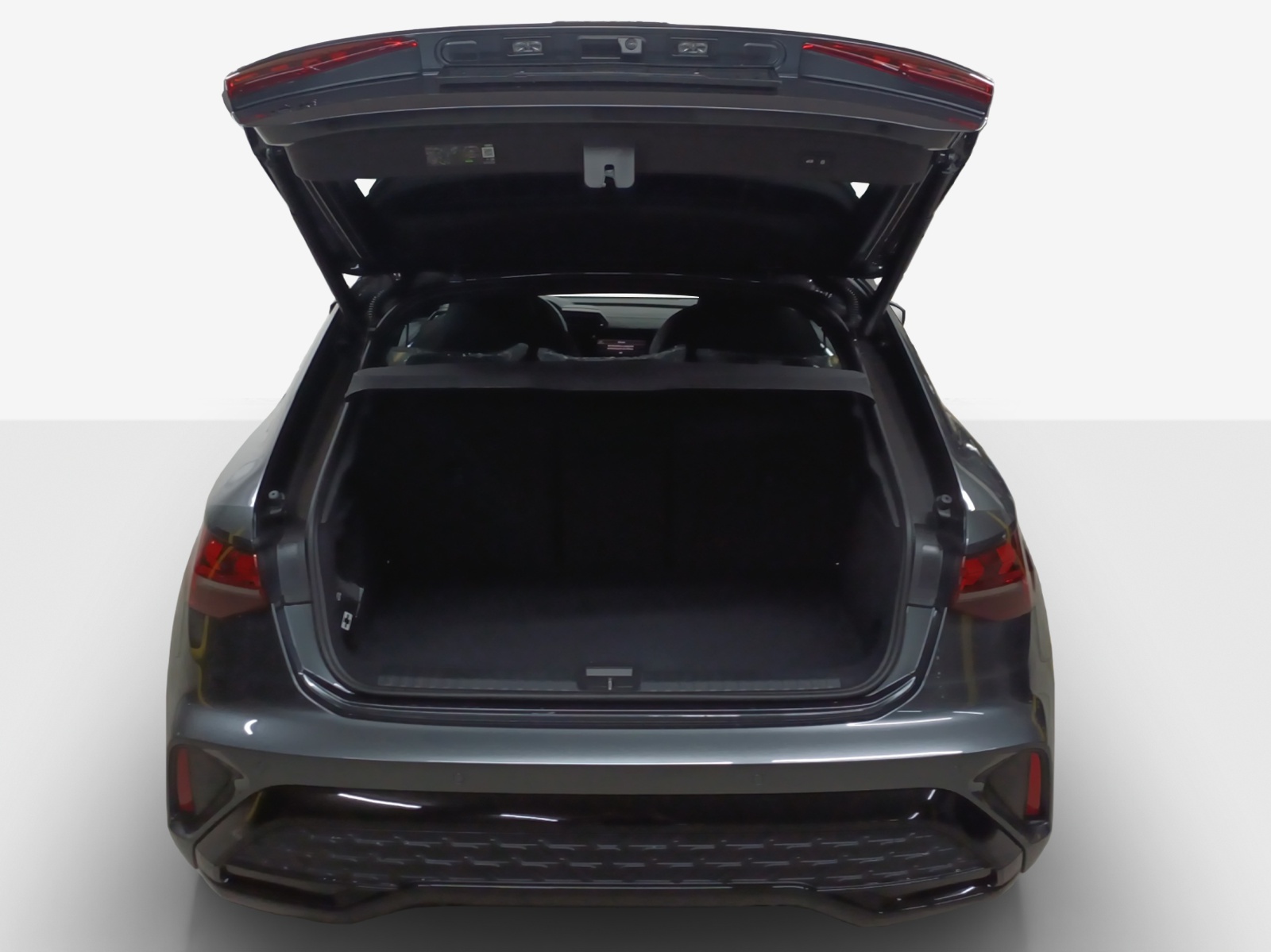 AUDI A3 Sportback TFSI 110 kW S line Attraction S tronic-image-12