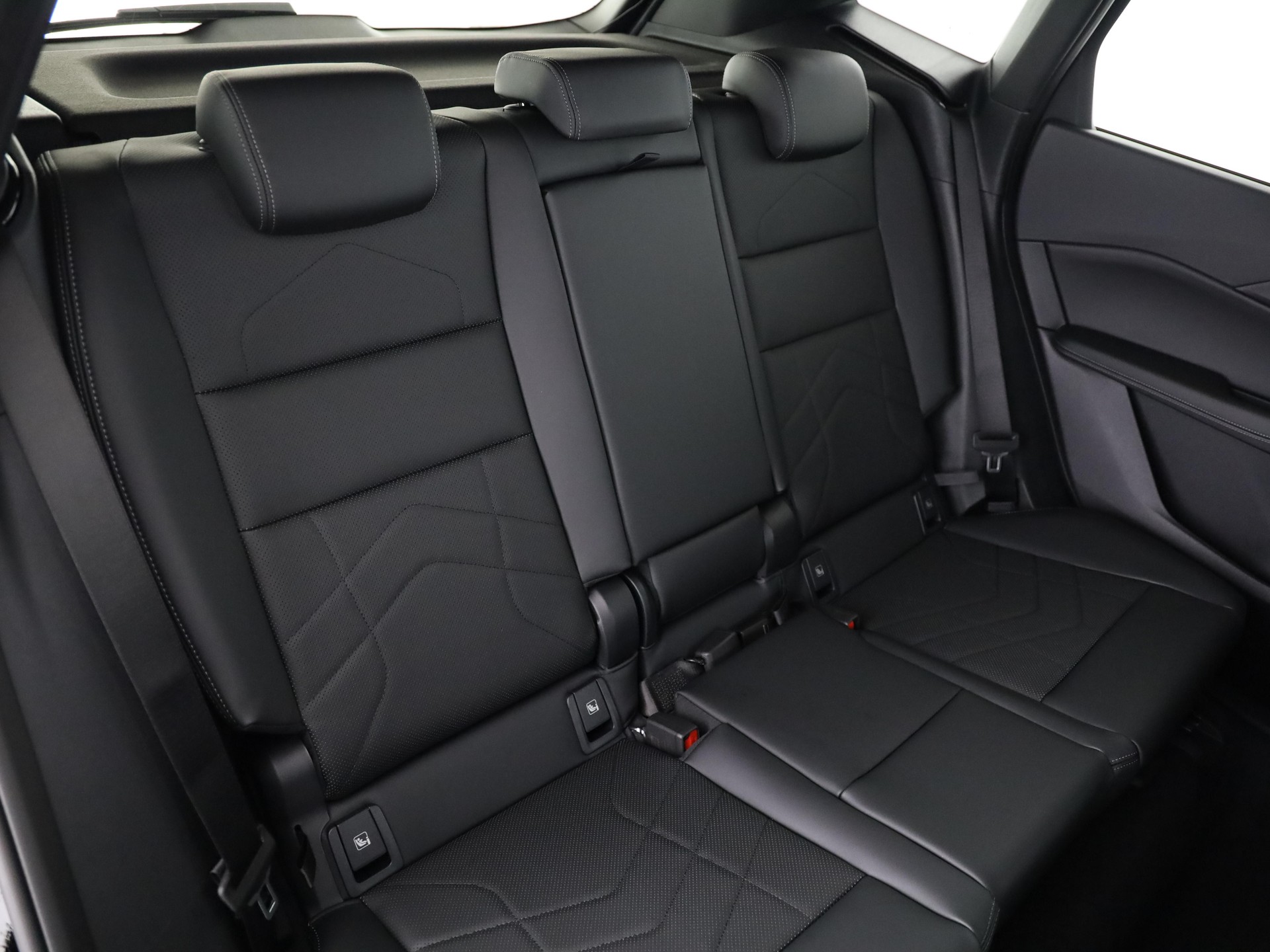 BMW 218d SDKG Active Tourer-image-16