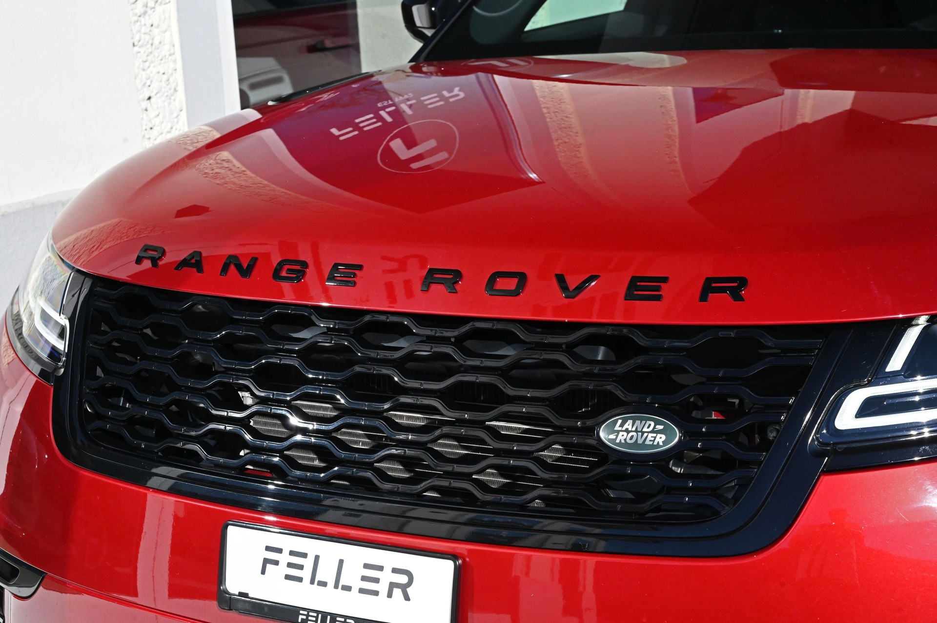 LAND ROVER Range Rover Velar R-Dynamic D 300 SE Automatic-showroom-element-3