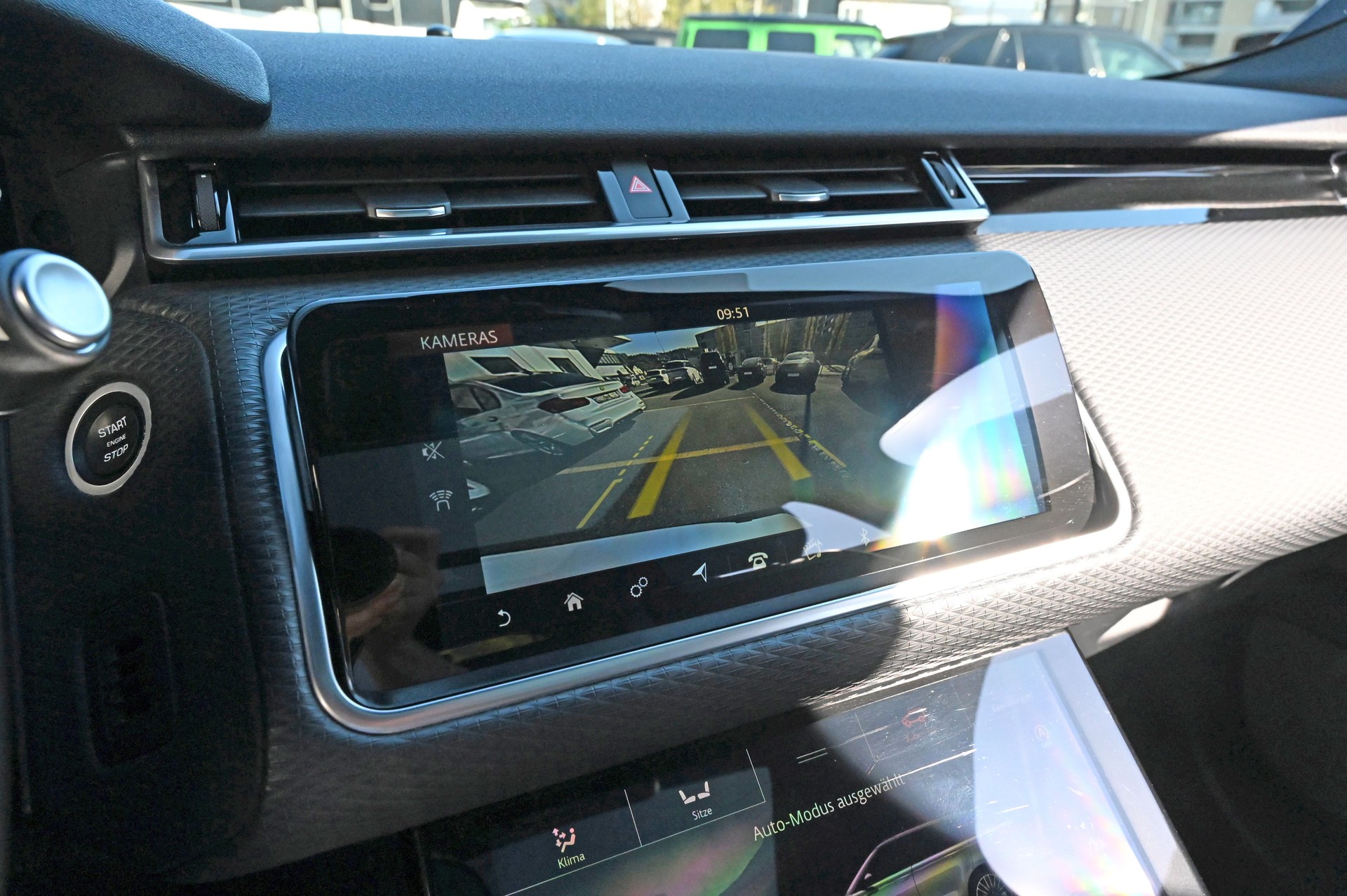 LAND ROVER Range Rover Velar R-Dynamic D 300 SE Automatic-image-15