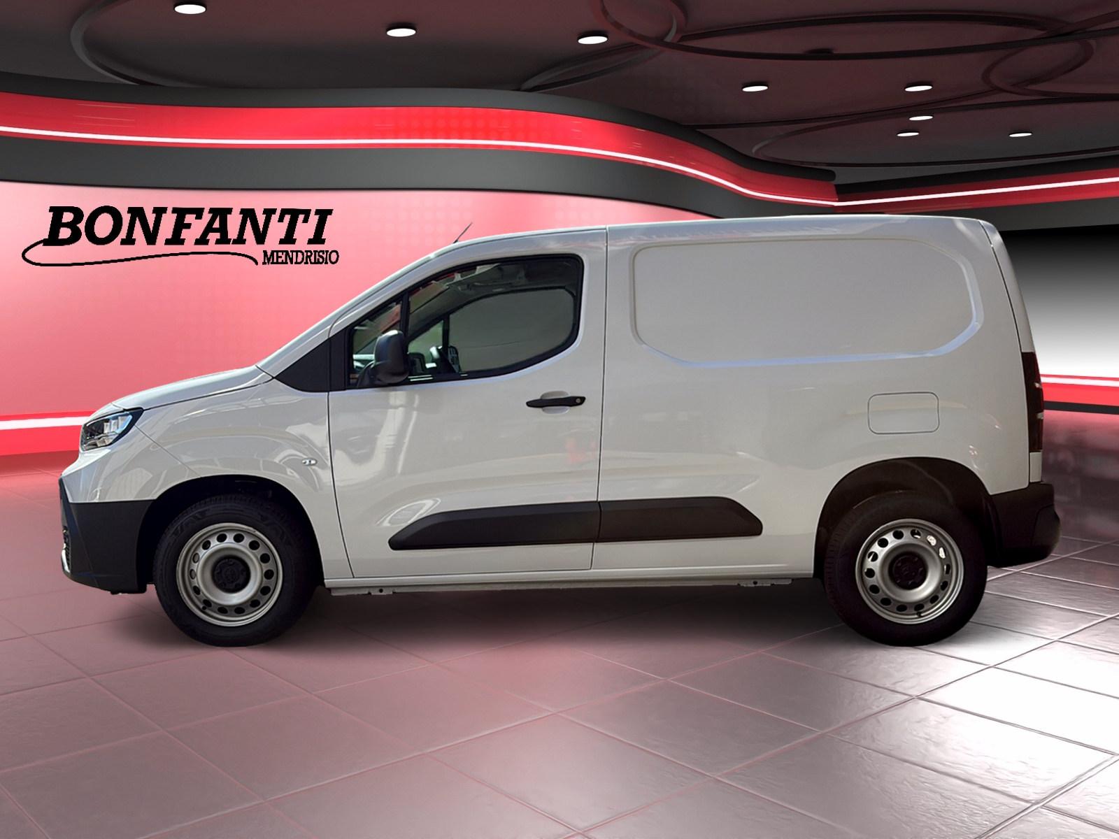 TOYOTA PROACE CITY Van L1 1.2 Active-image-3