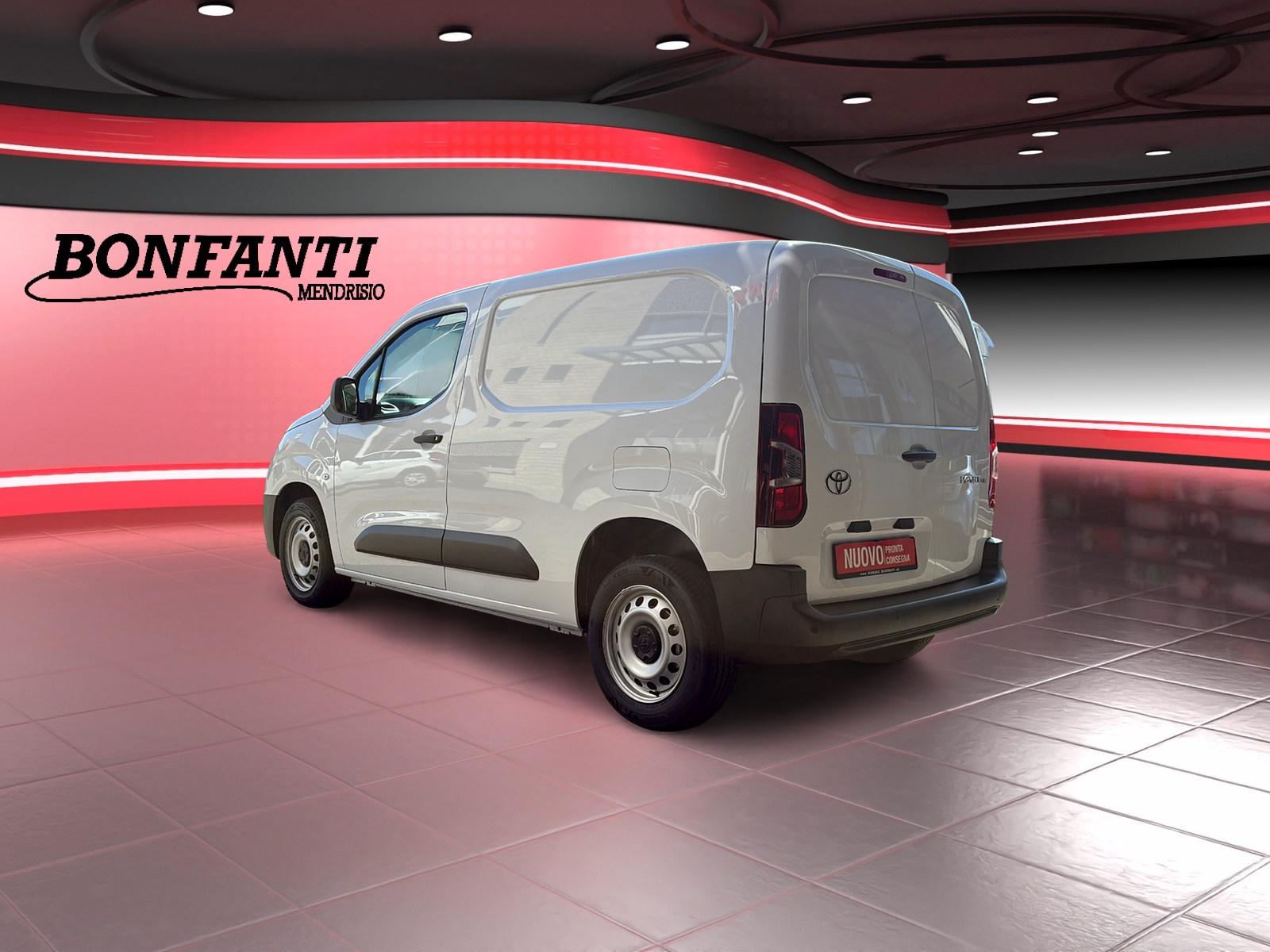 TOYOTA PROACE CITY Van L1 1.2 Active-image-6