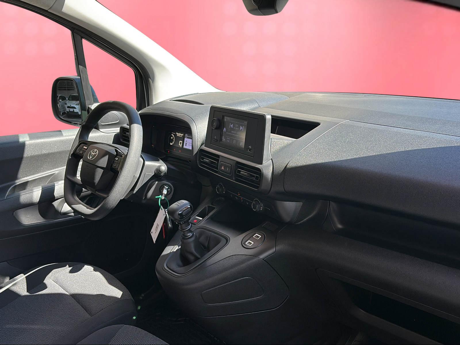 TOYOTA PROACE CITY Van L1 1.2 Active-image-11