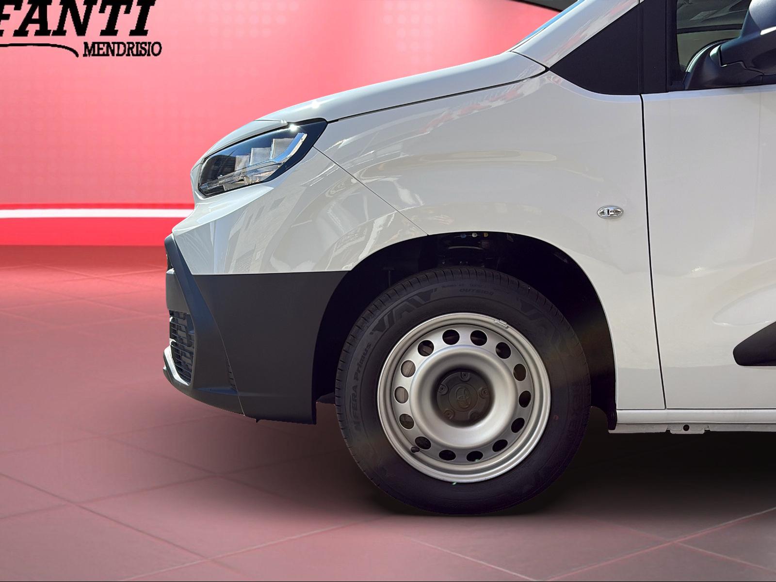 TOYOTA PROACE CITY Van L1 1.2 Active-image-2