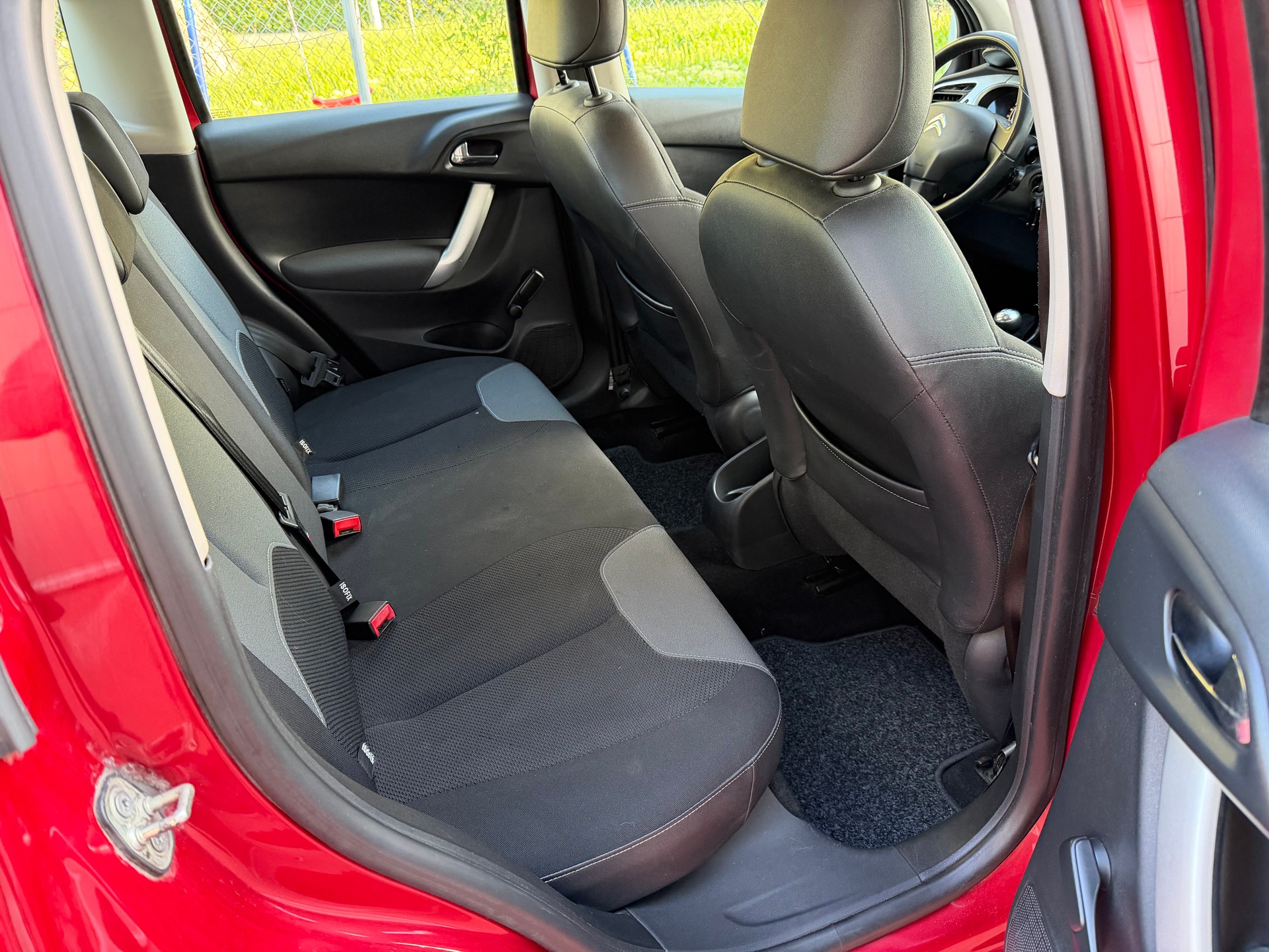 CITROEN C3 1.4i 16V Swiss Style-image-11