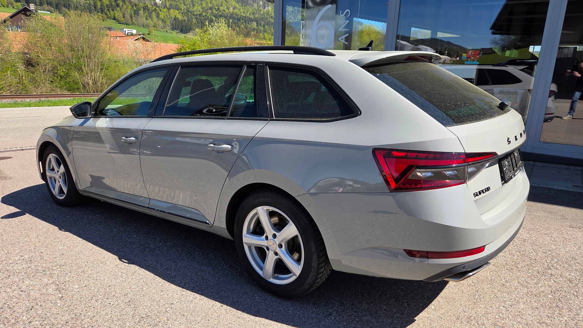 SKODA Superb Combi 2.0 TSI SportLine 4x4 DSG-image-6
