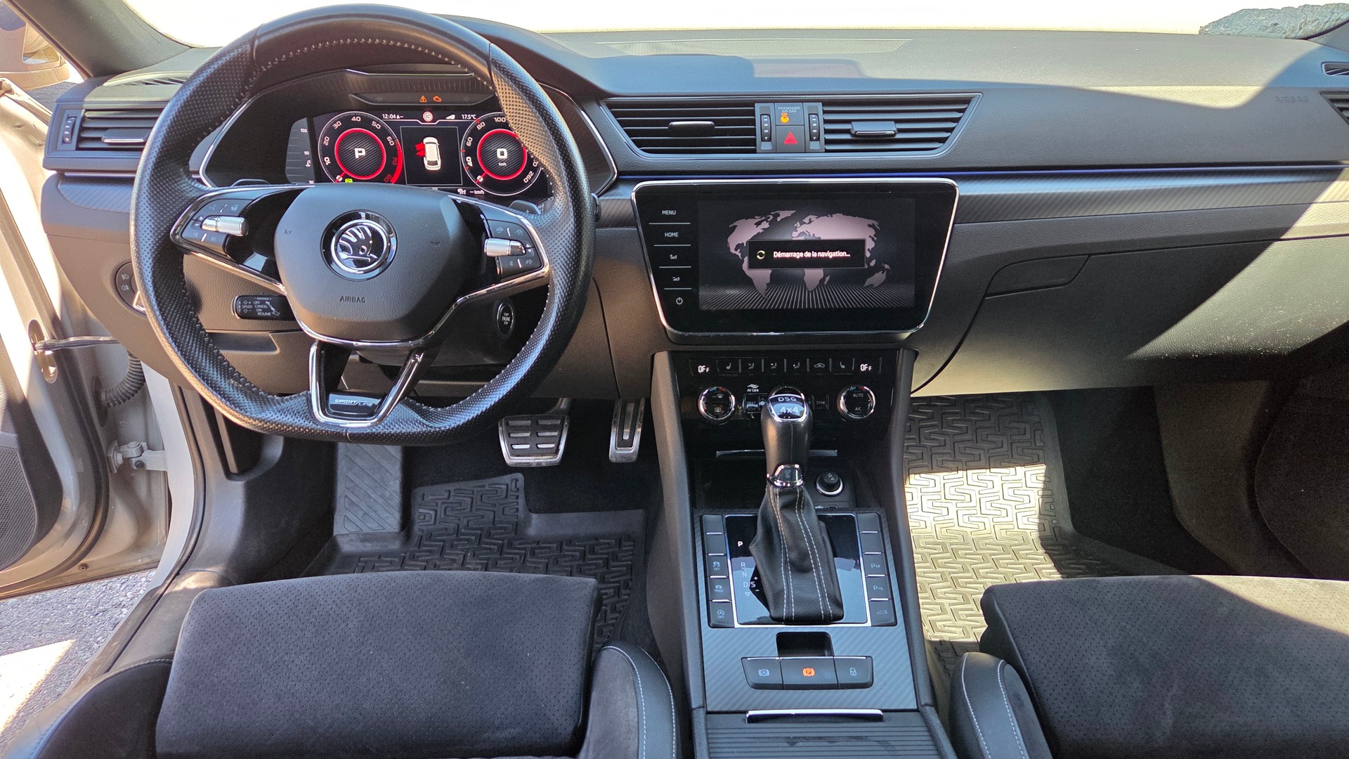 SKODA Superb Combi 2.0 TSI SportLine 4x4 DSG-image-13