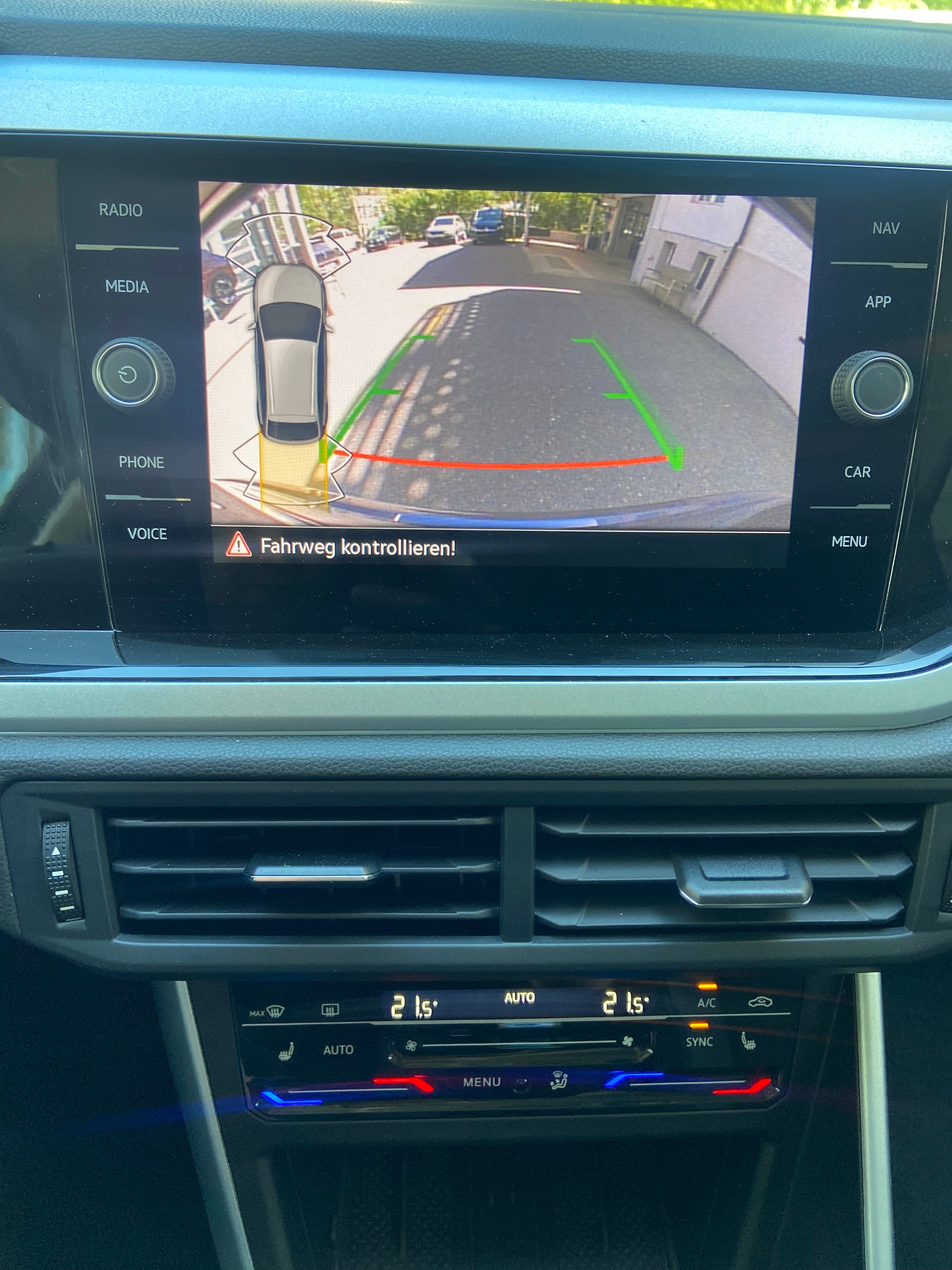VW Taigo 1.0 TSI Life DSG-image-9